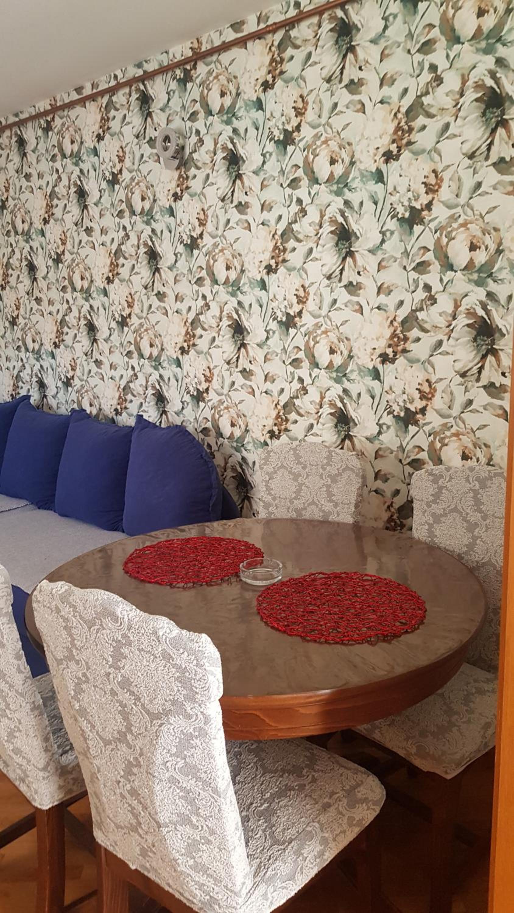 Apartman sa garažom i internetom