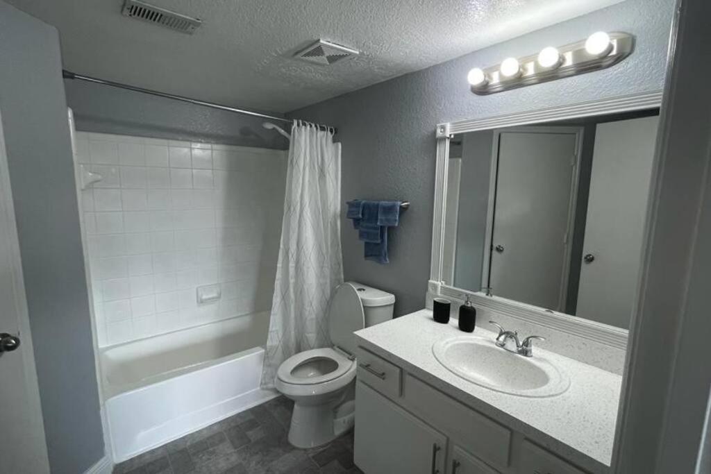 very Nice 2/2 apartment , close to disney
