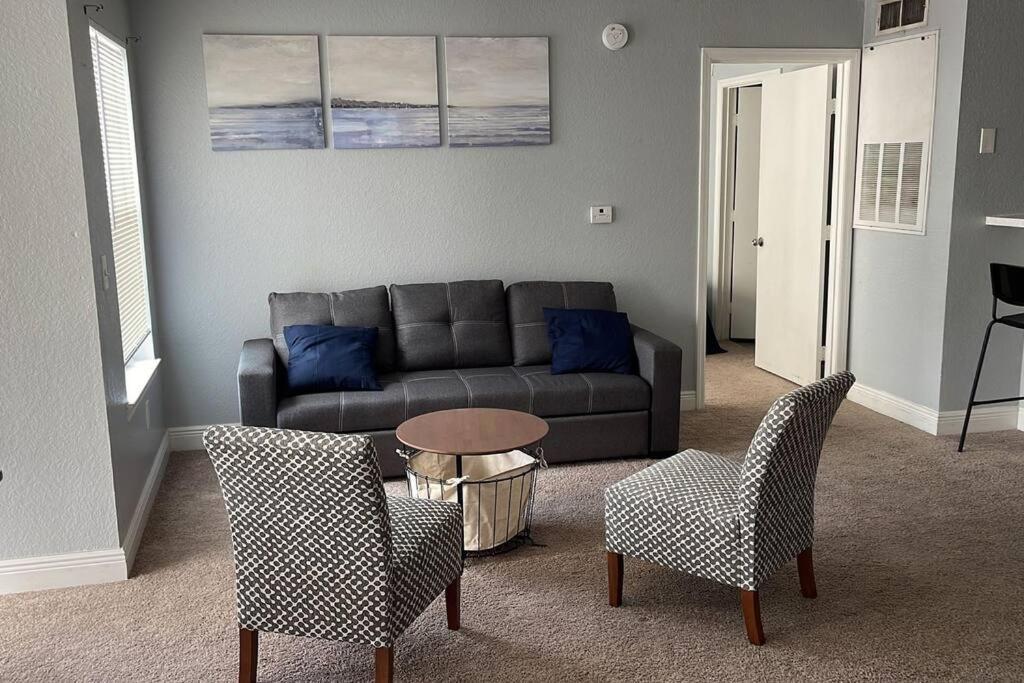 very Nice 2/2 apartment , close to disney
