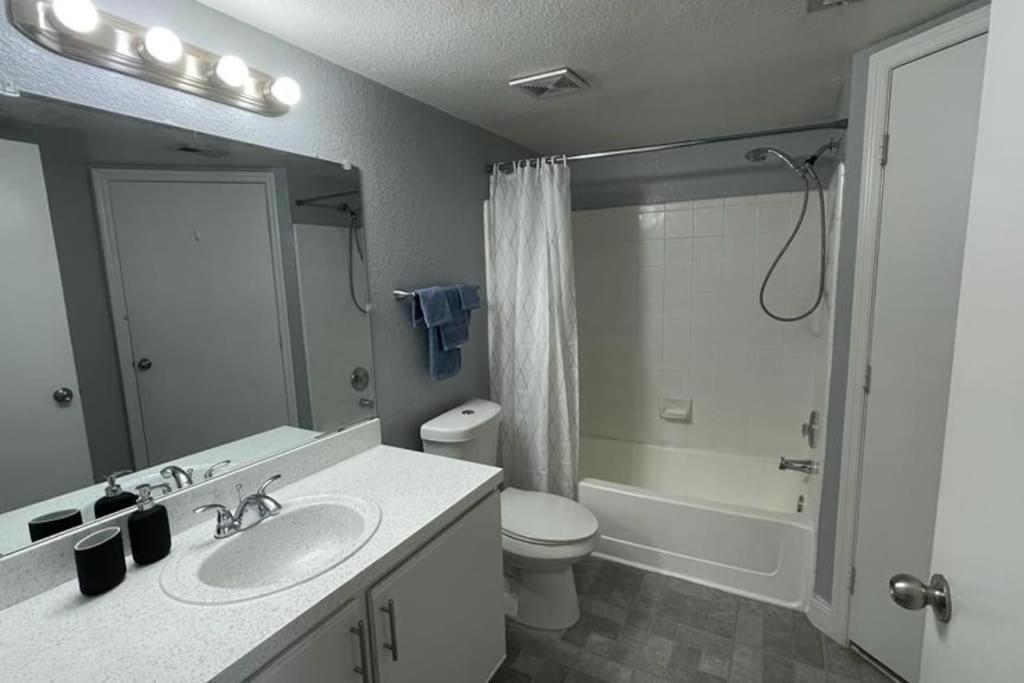 very Nice 2/2 apartment , close to disney