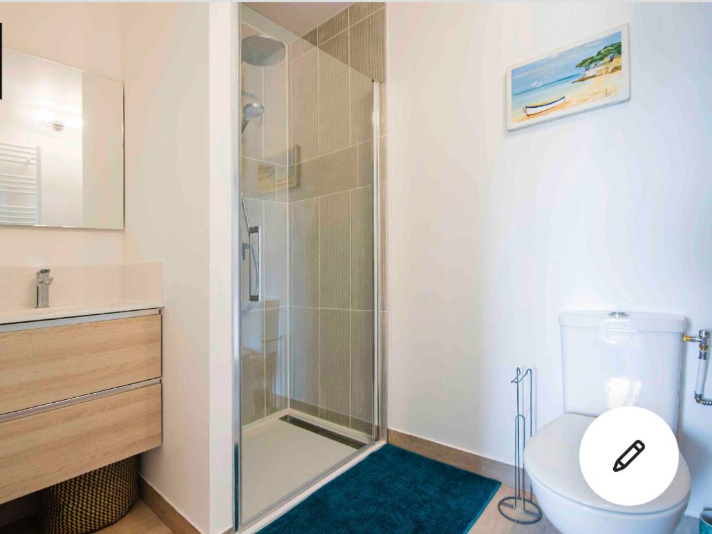 Cosy Loire, T2 neuf, front de Loire ,vue cathédrale,5min à pied centre ville et parking privé