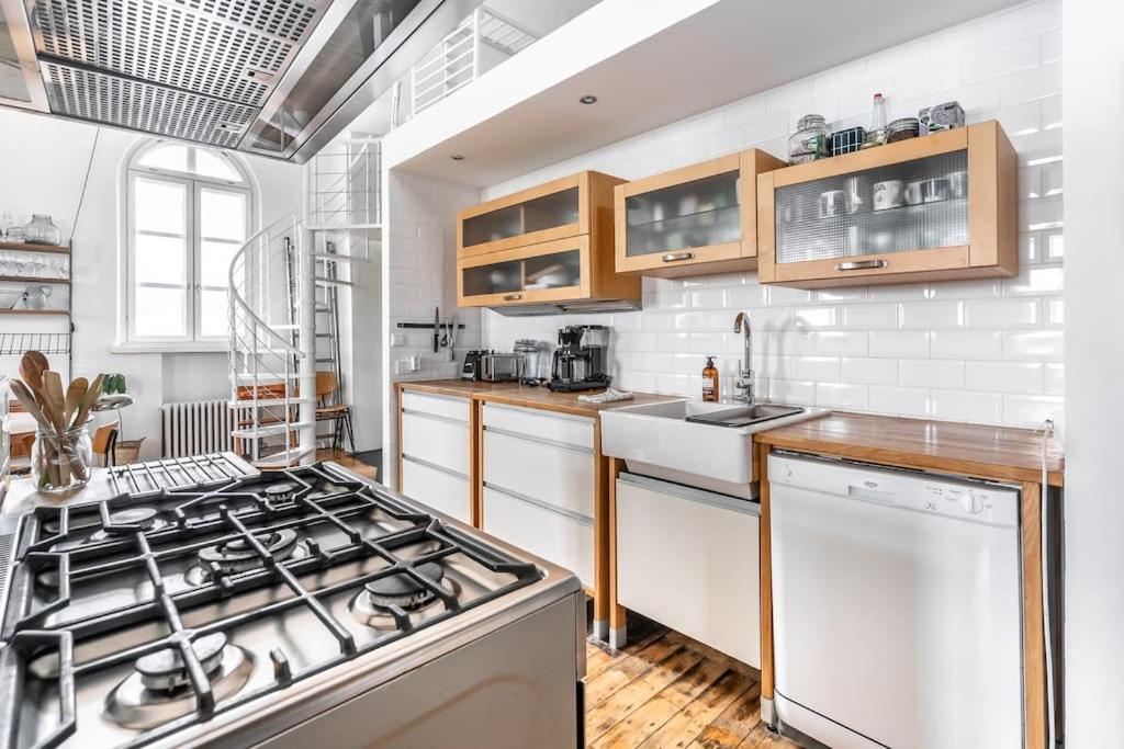 Helsinki Tower Penthouse 1 BR and Loft with 360-degree Views view 2