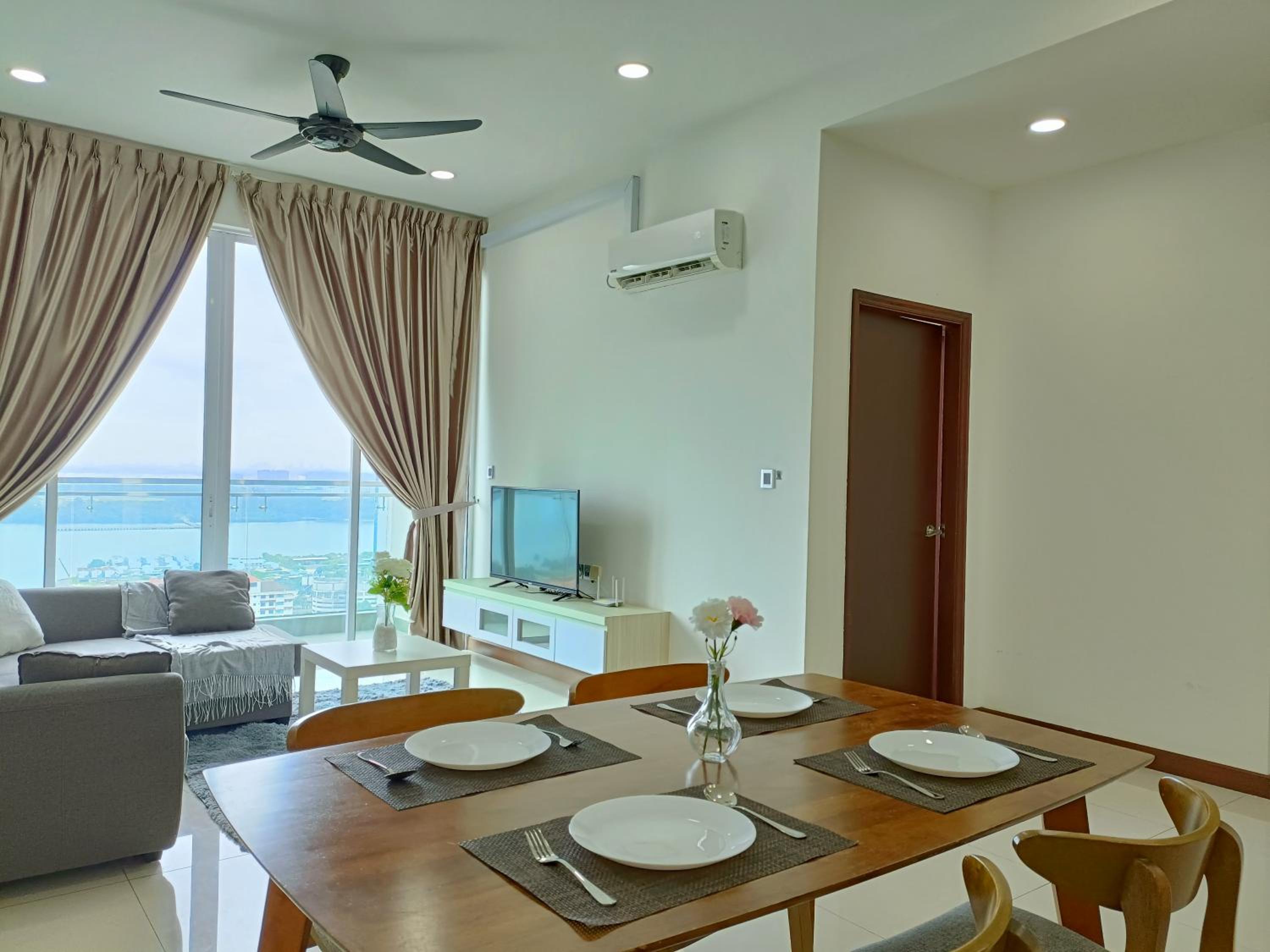 Paragon Suite Homestay by Antlerzone