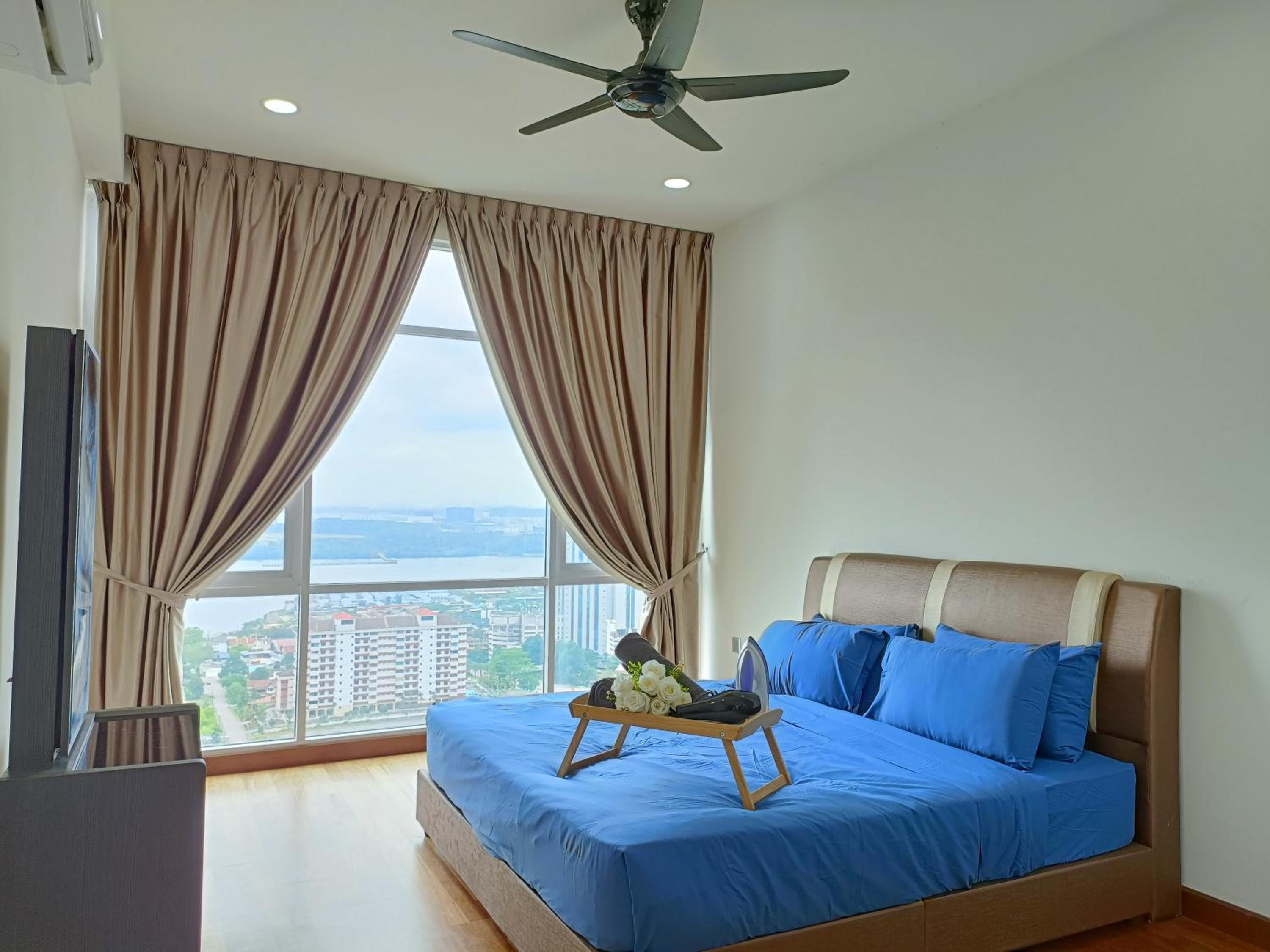 Paragon Suite Homestay by Antlerzone