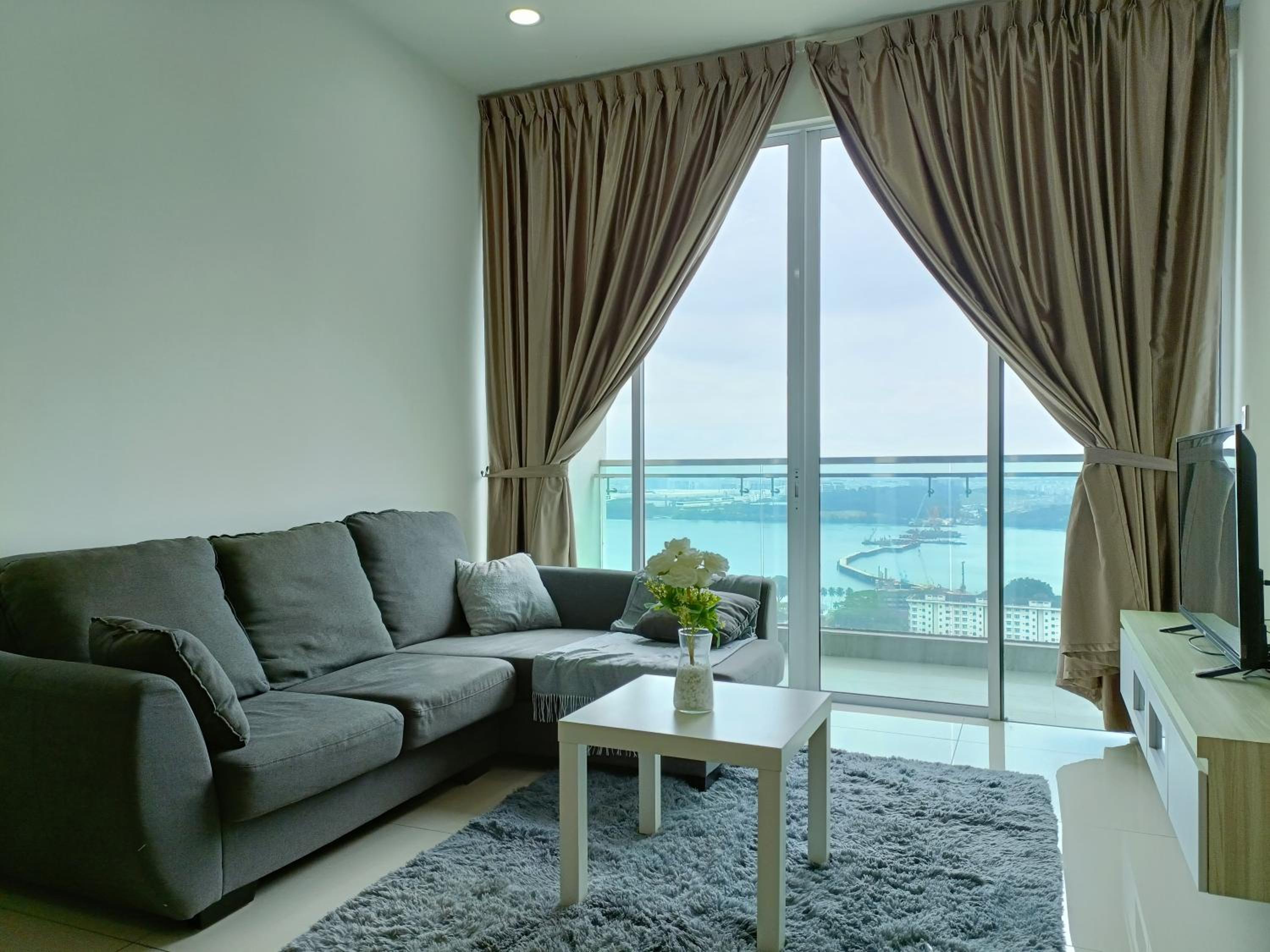 Paragon Suite Homestay by Antlerzone