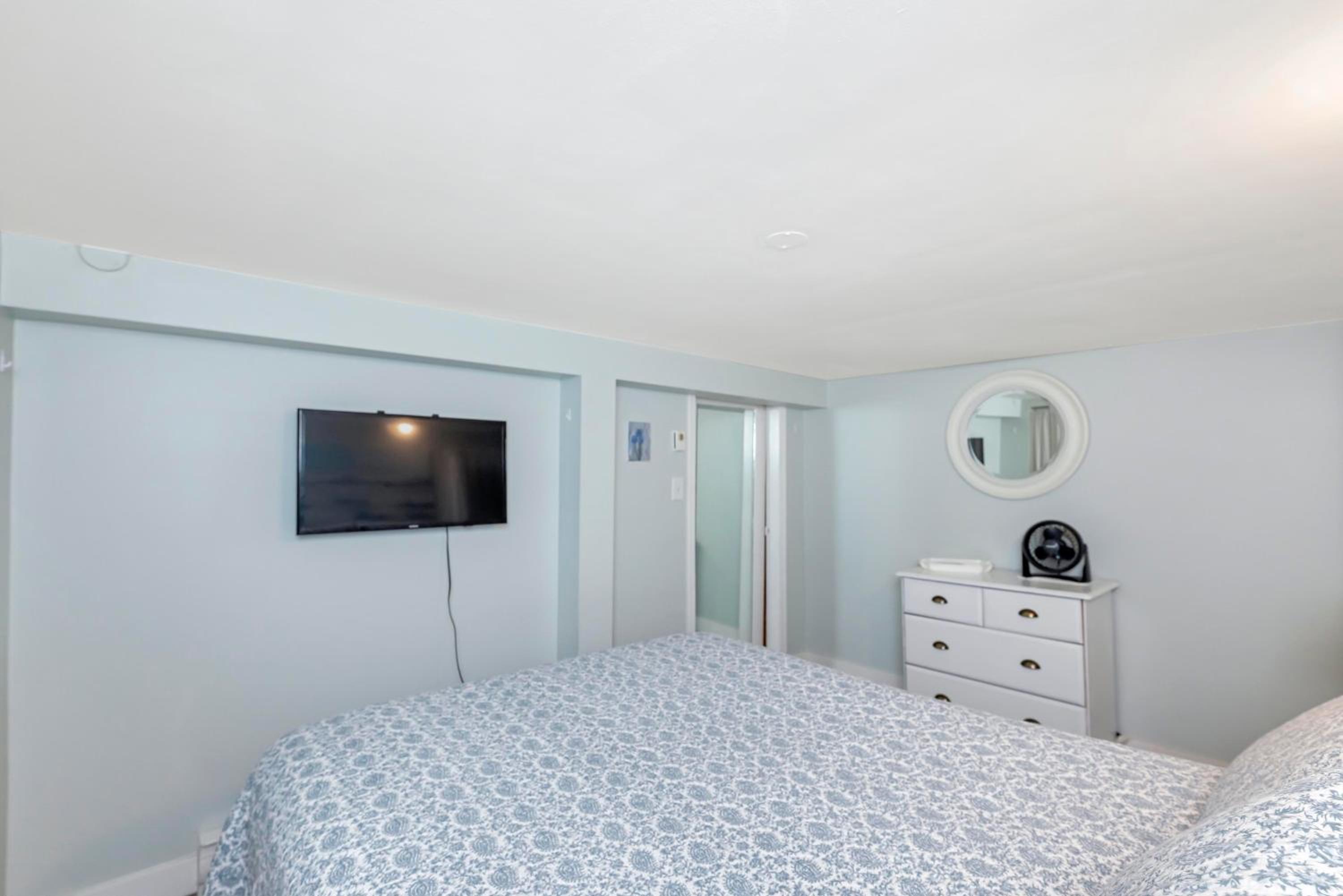 Quaint 1 bedroom lower suite in Victoria, BC