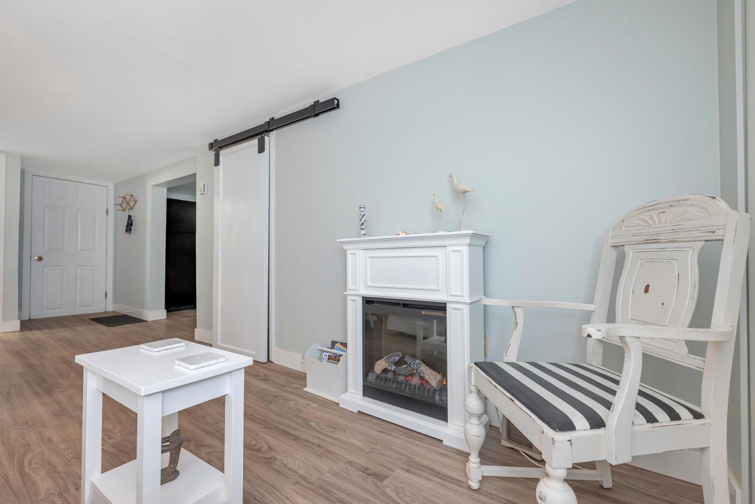 Quaint 1 bedroom lower suite in Victoria, BC