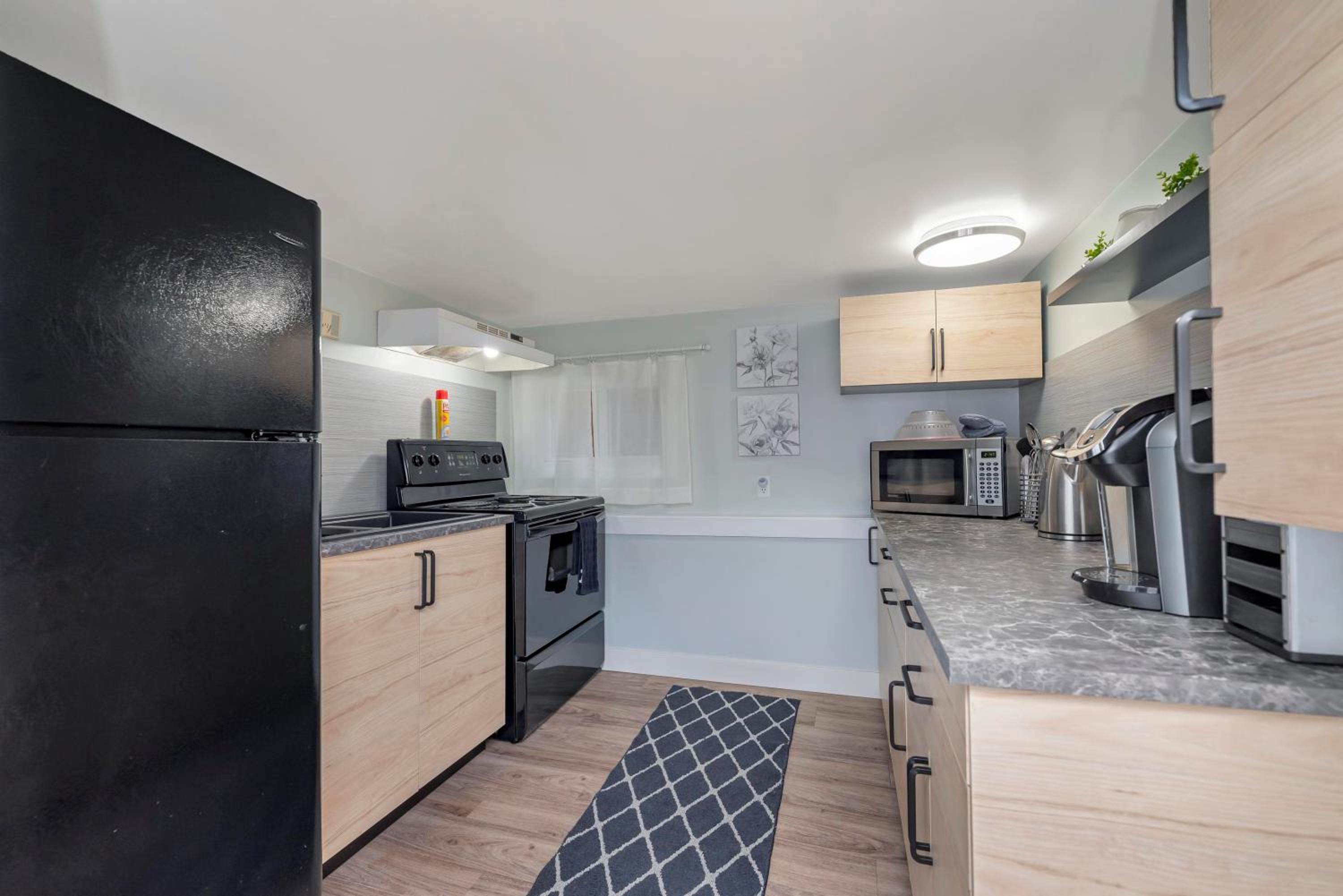 Quaint 1 bedroom lower suite in Victoria, BC