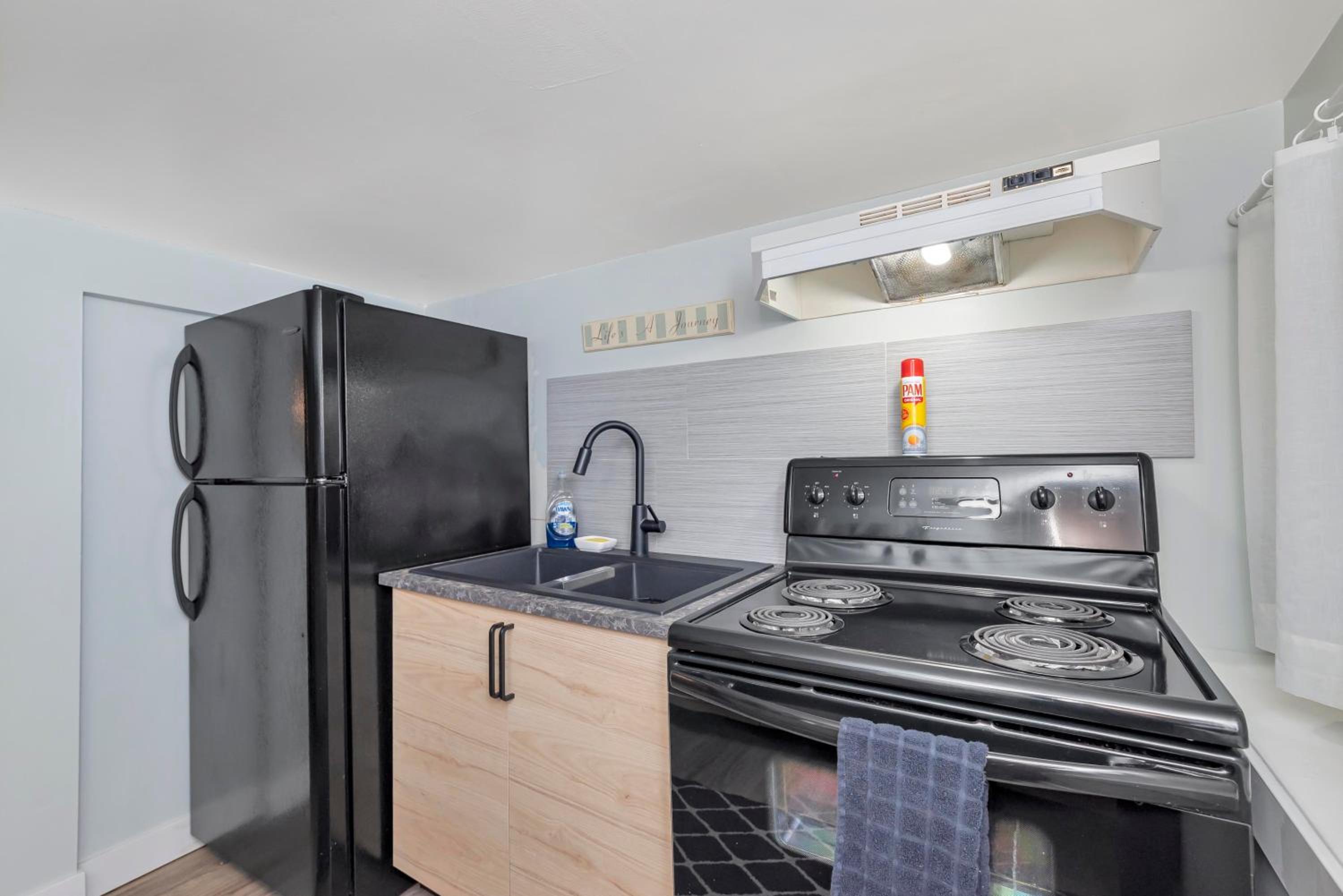 Quaint 1 bedroom lower suite in Victoria, BC