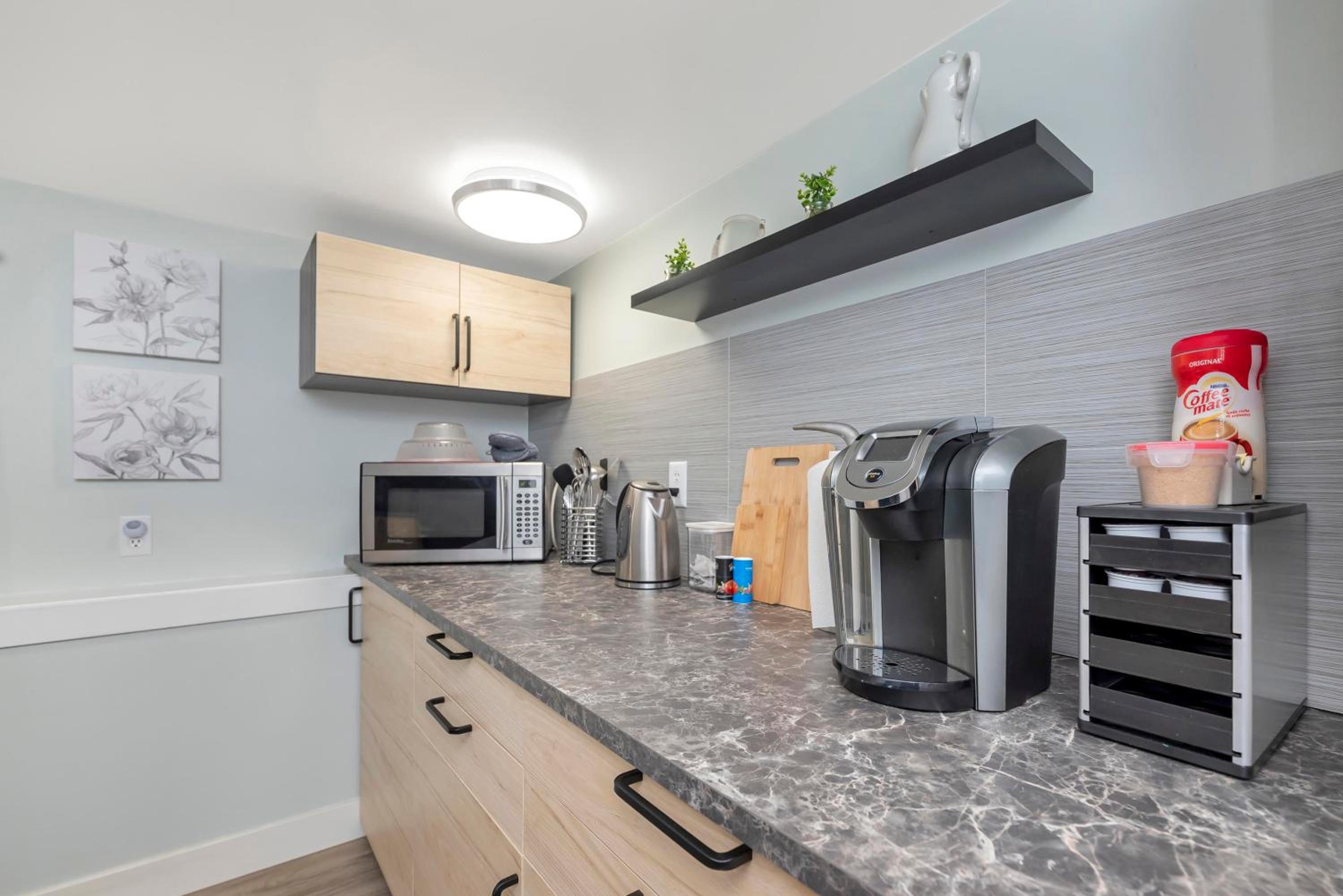 Quaint 1 bedroom lower suite in Victoria, BC