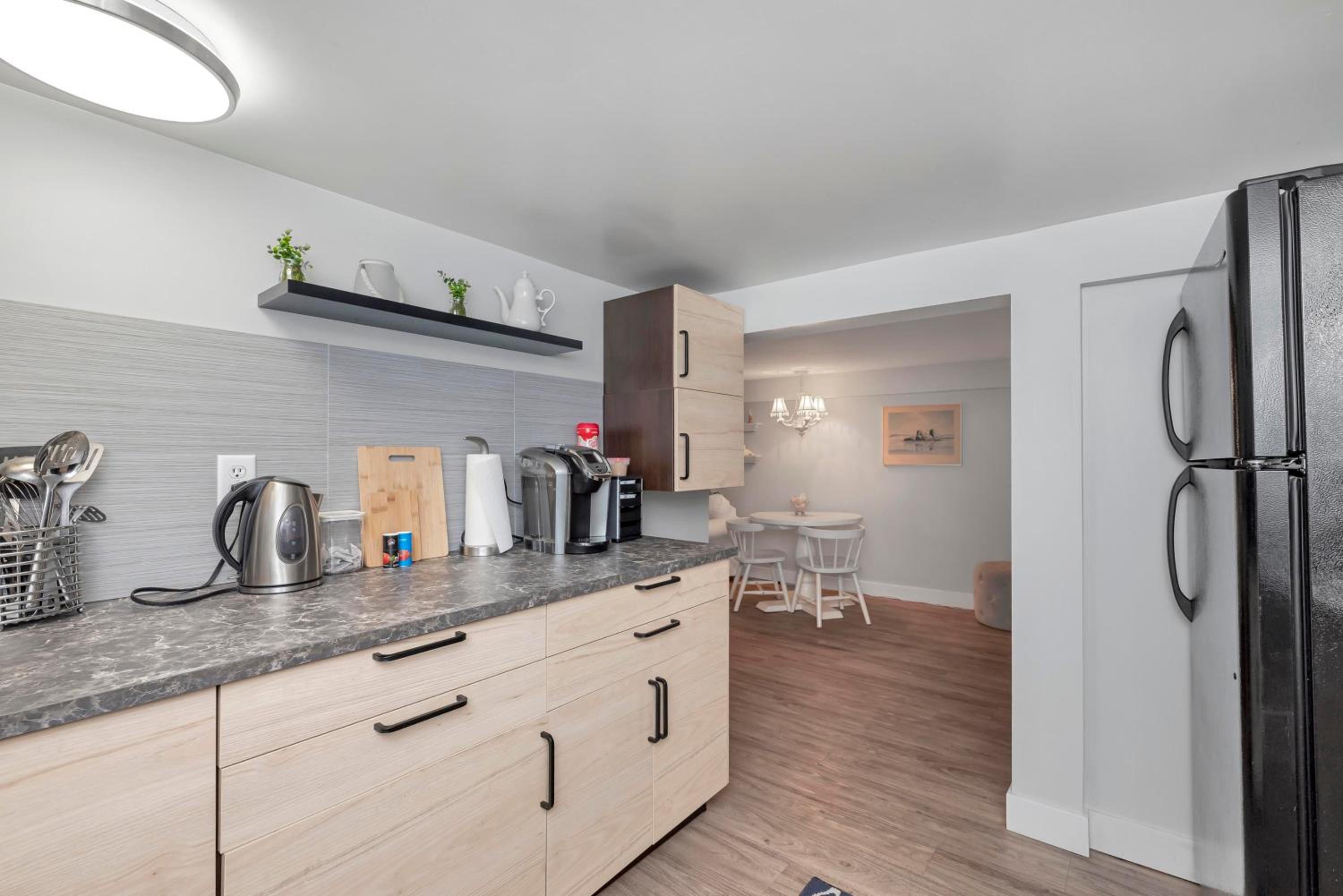 Quaint 1 bedroom lower suite in Victoria, BC