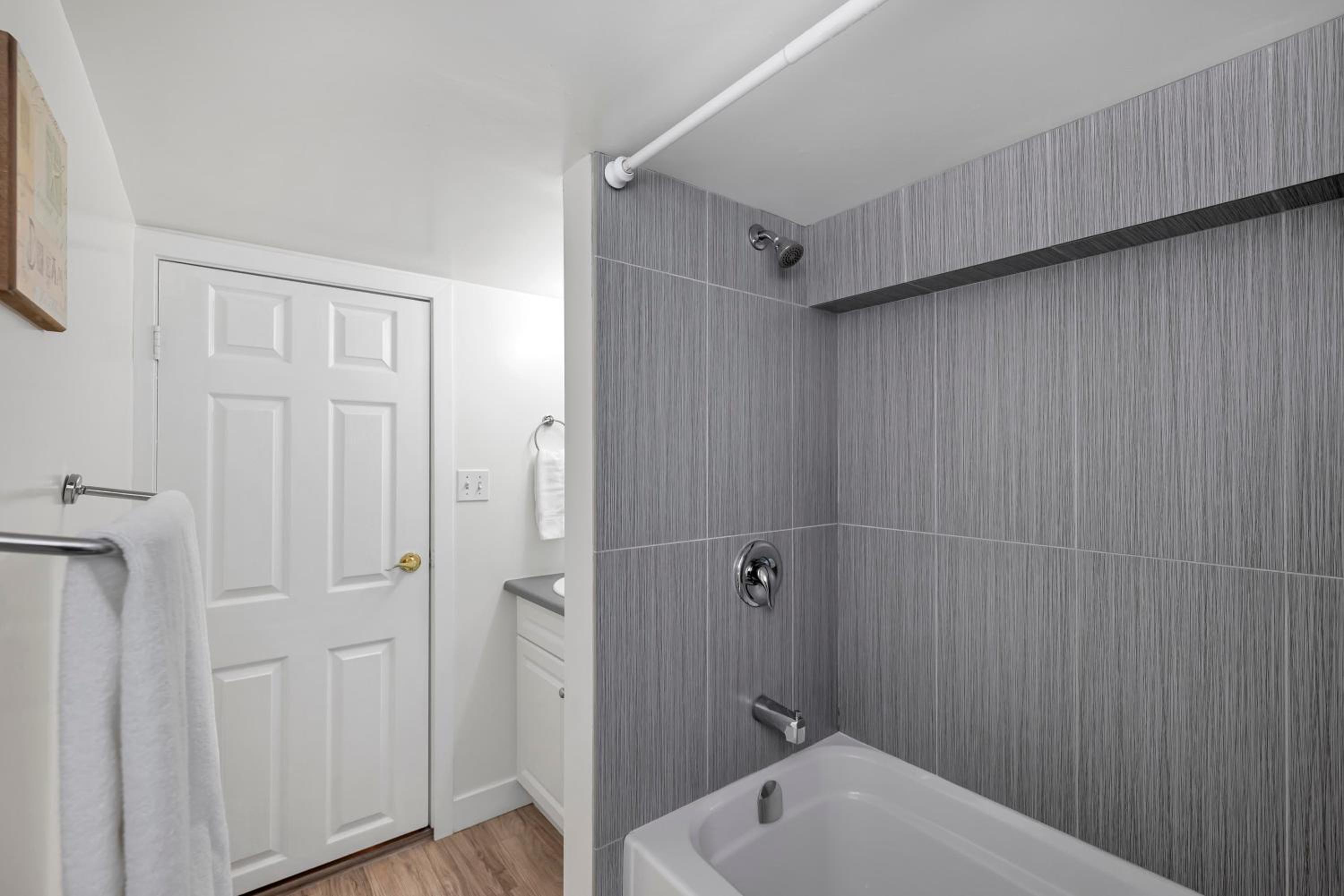 Quaint 1 bedroom lower suite in Victoria, BC