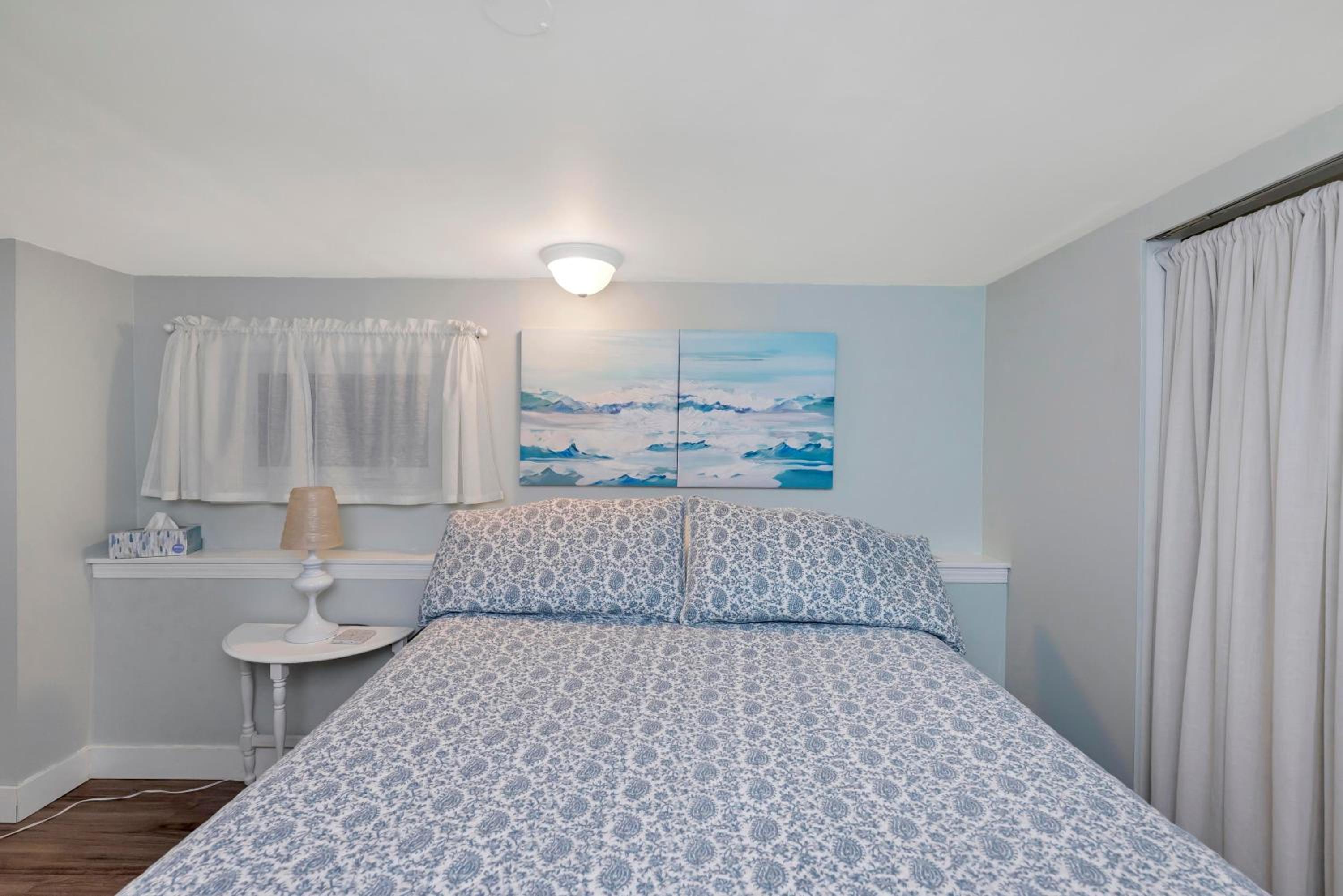 Quaint 1 bedroom lower suite in Victoria, BC