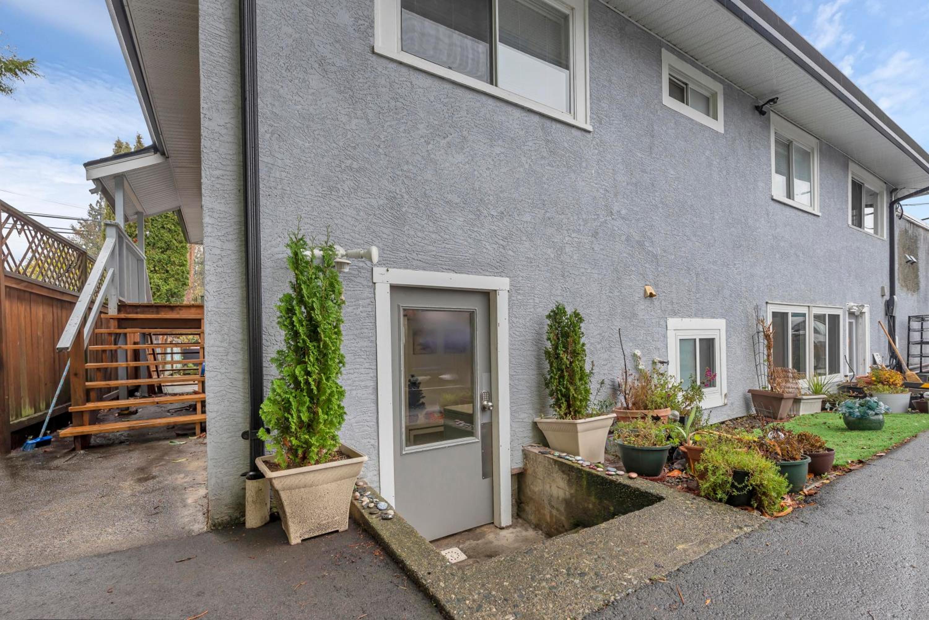 Quaint 1 bedroom lower suite in Victoria, BC