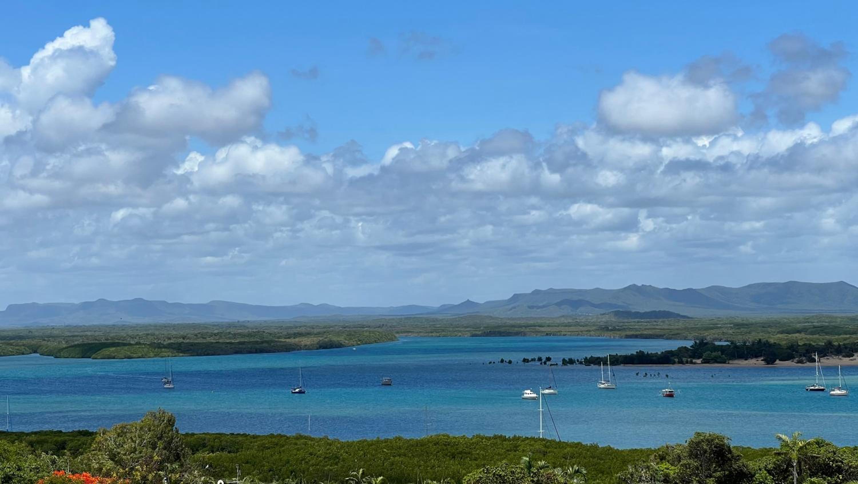 The Frangipani Suite - One bedroom apartment in Cooktown