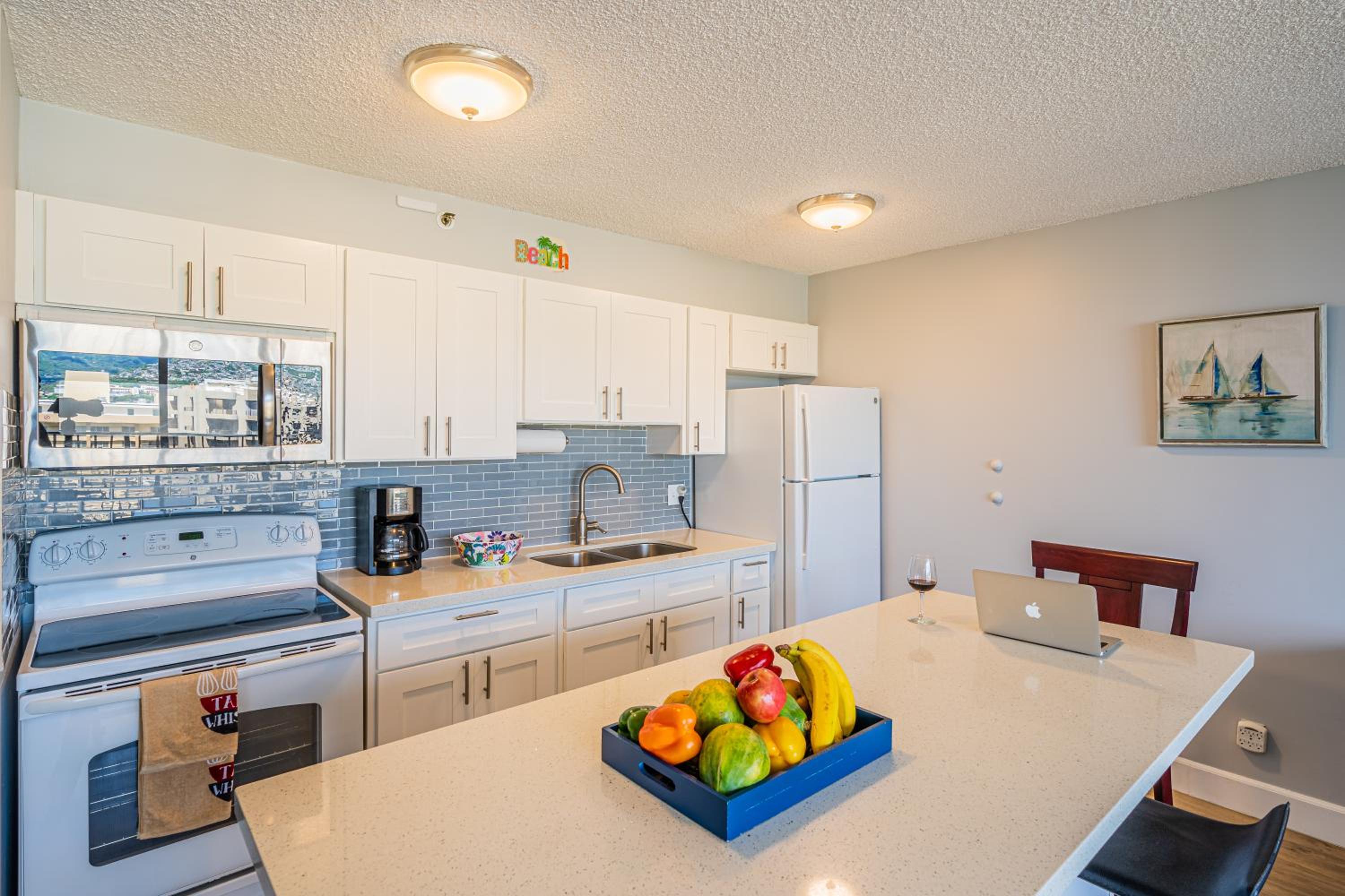Pool & Jacuzzis, Free Parking, WiFi, AC, Comfy Beds, BBQ, and Great View view 5