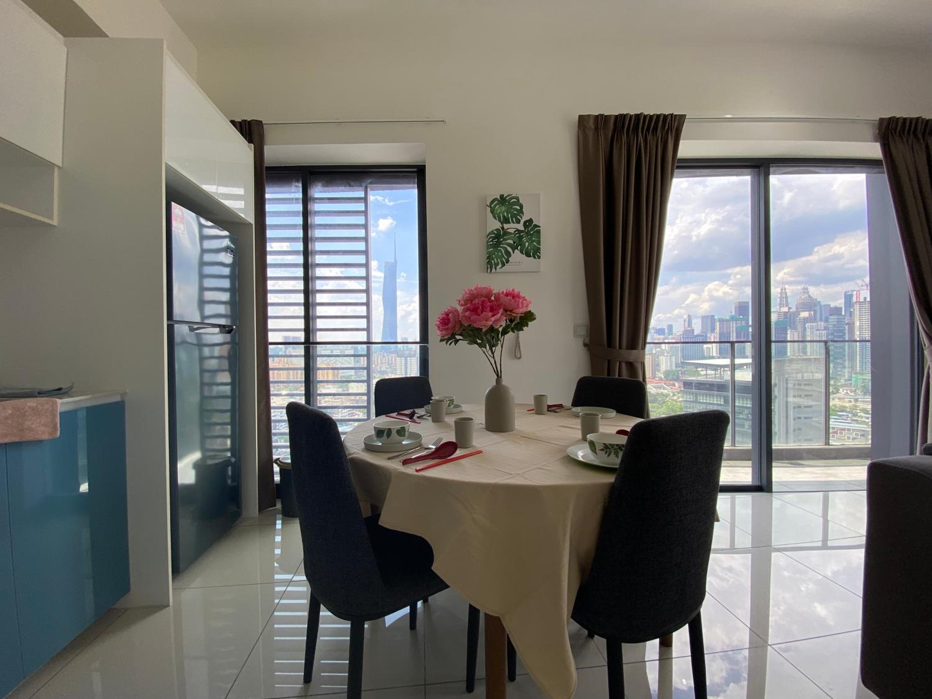 Happy Continew Residence 2 Bedrooms - TRX KL