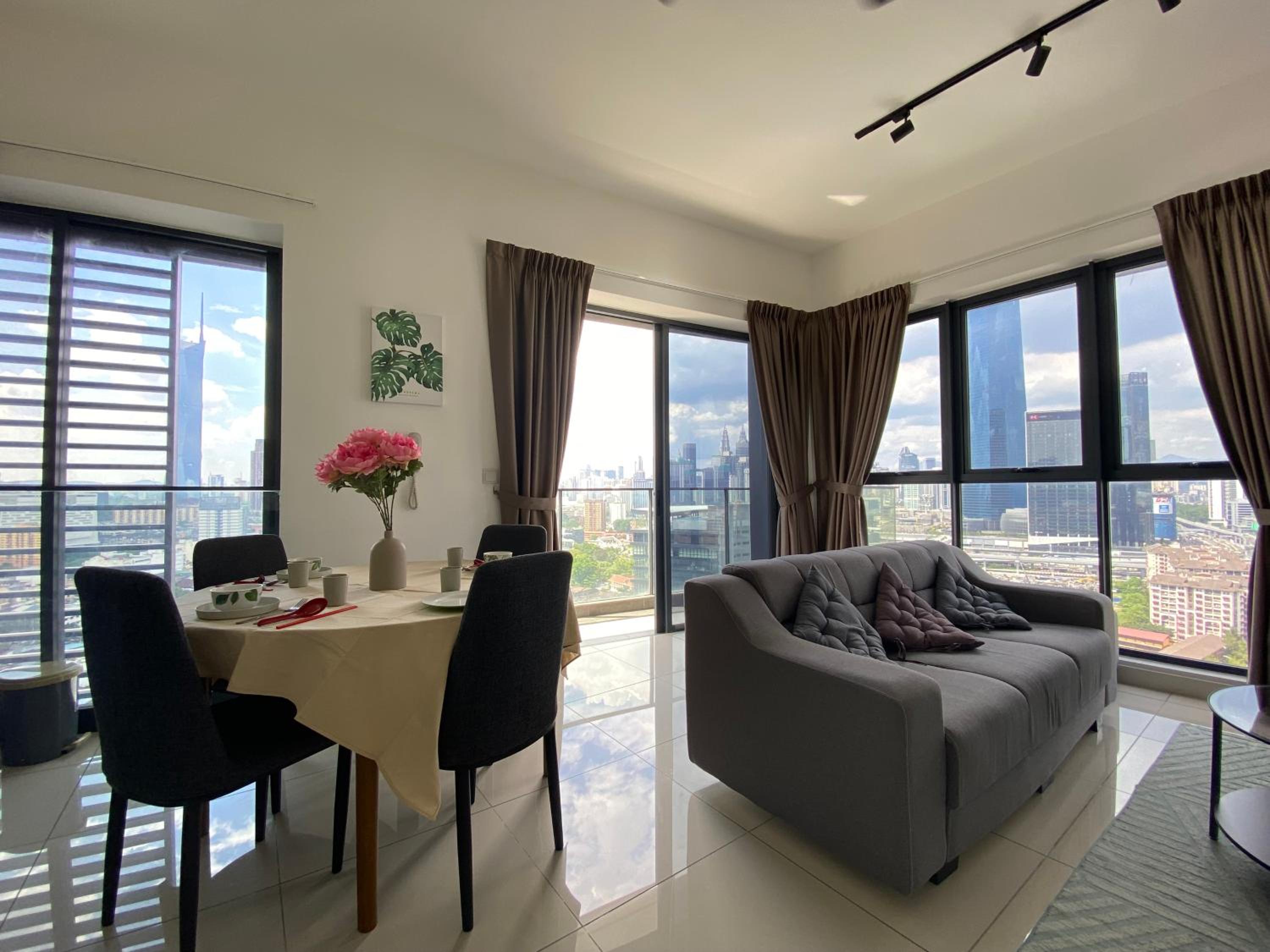 Happy Continew Residence 2 Bedrooms - TRX KL