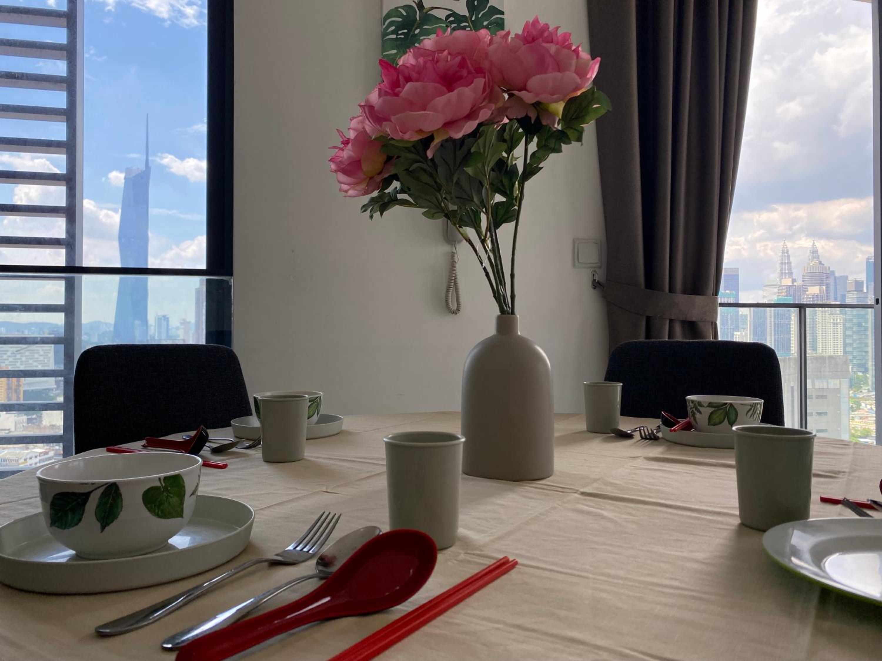 Happy Continew Residence 2 Bedrooms - TRX KL