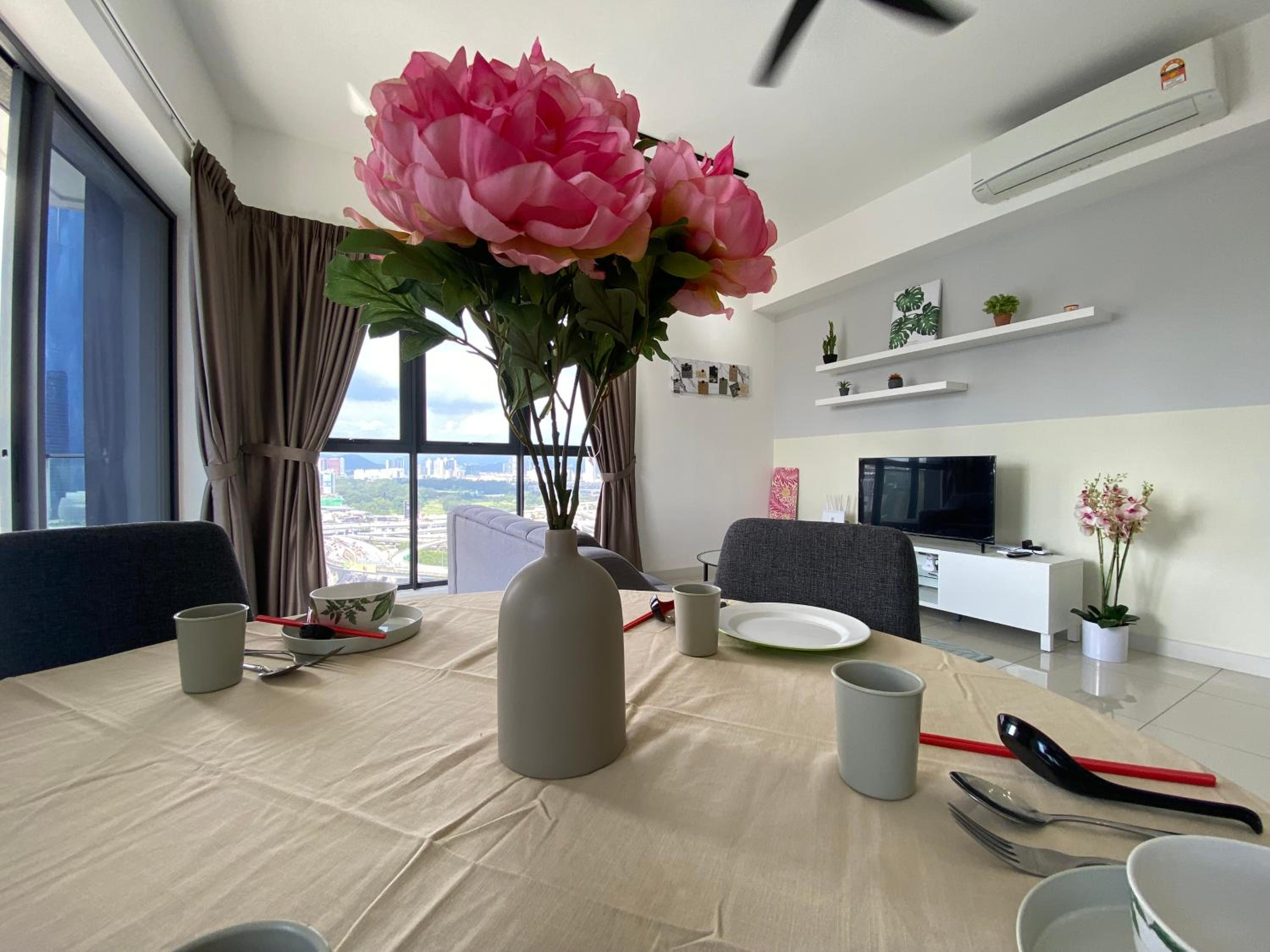 Happy Continew Residence 2 Bedrooms - TRX KL