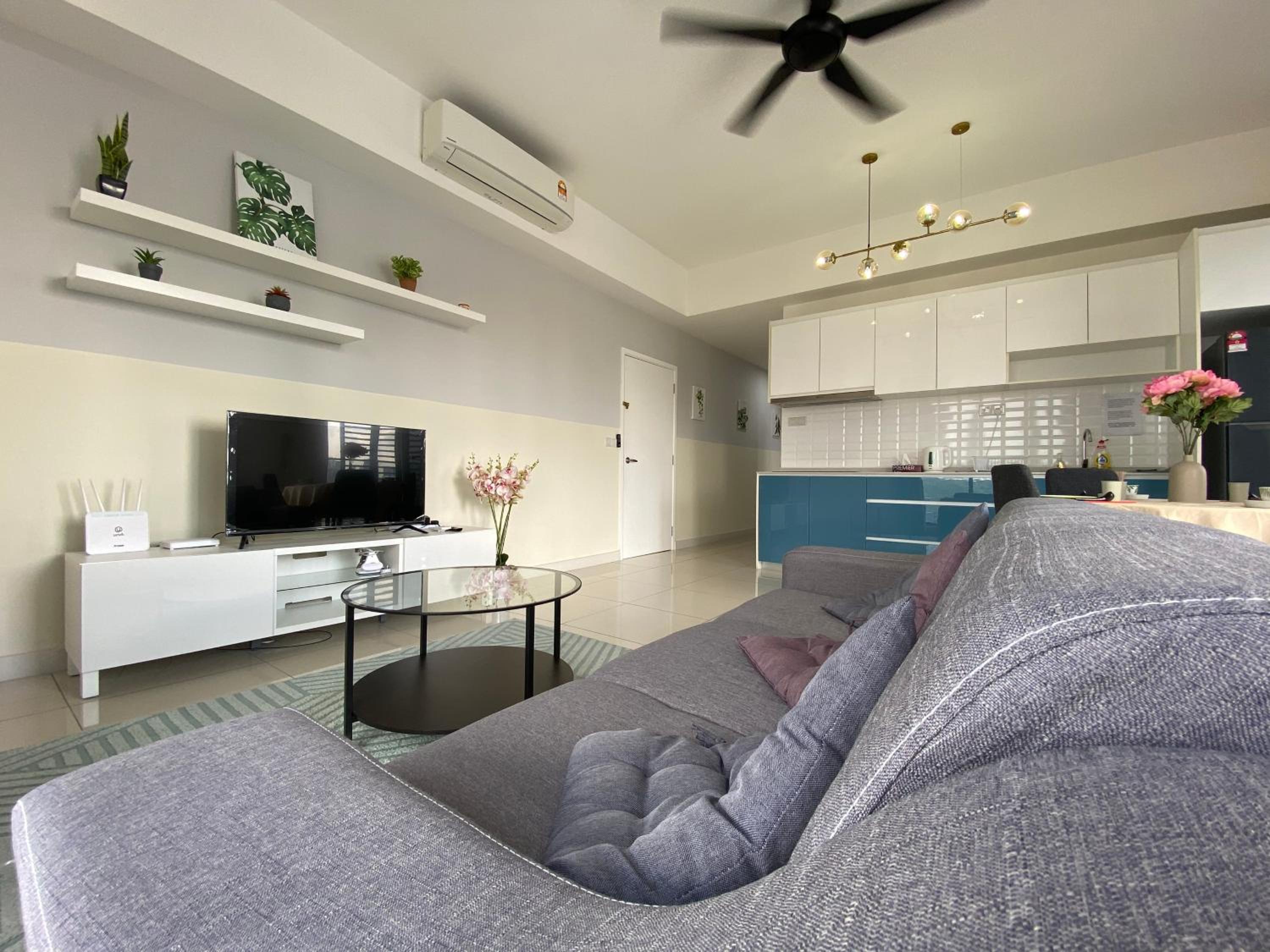 Happy Continew Residence 2 Bedrooms - TRX KL