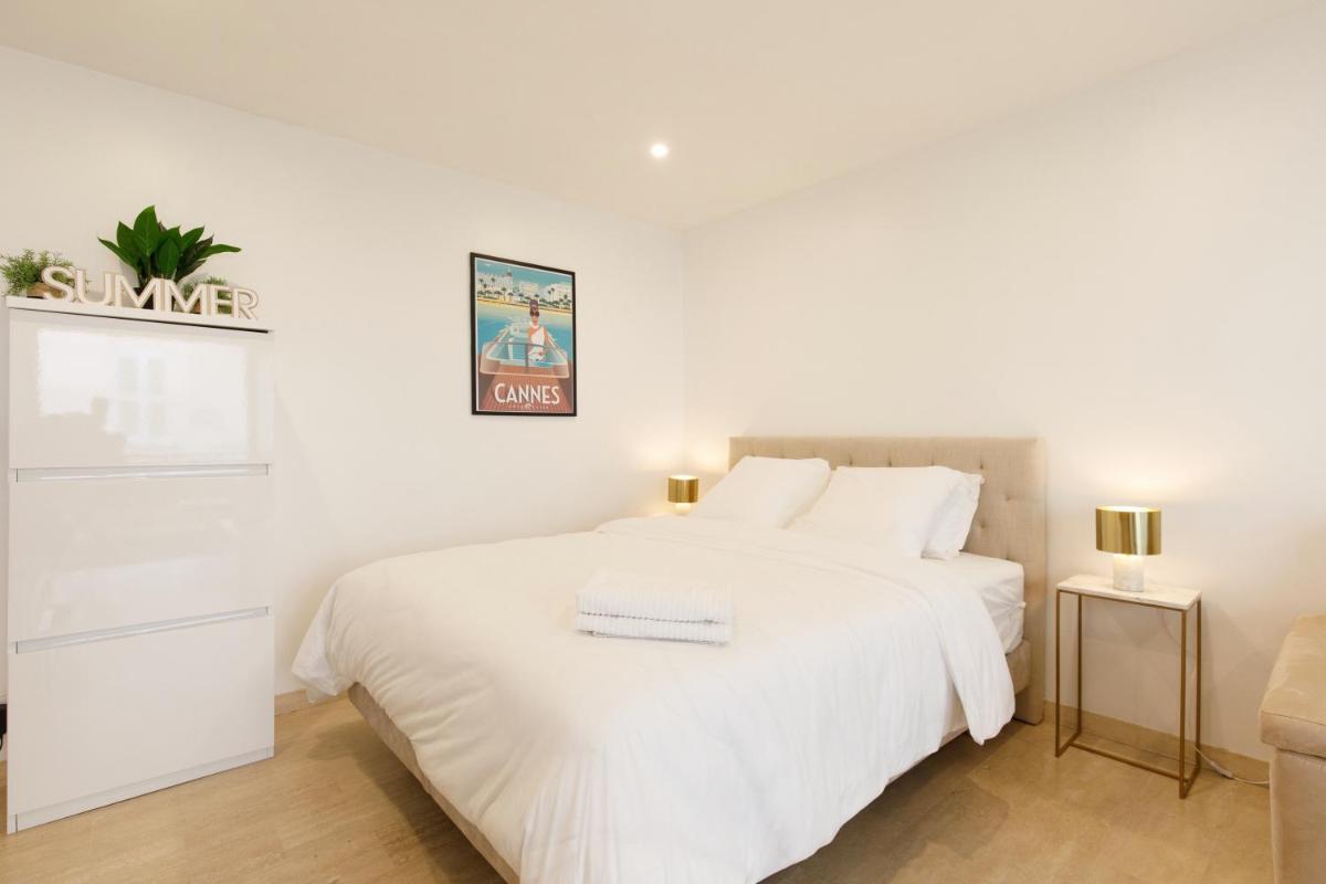 Hotel Elegant one room of golden square - Image 1