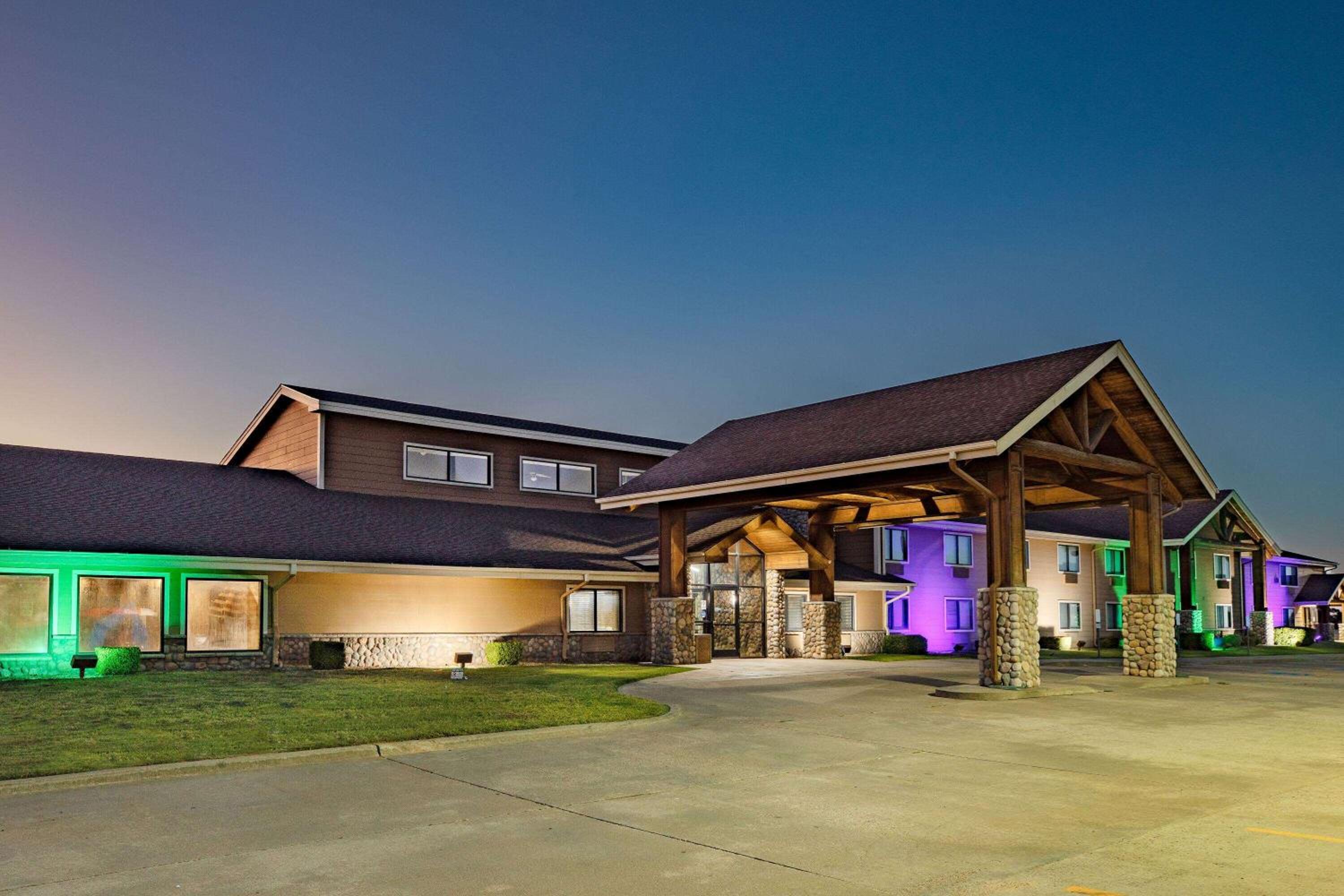 AmericInn by Wyndham Sayre