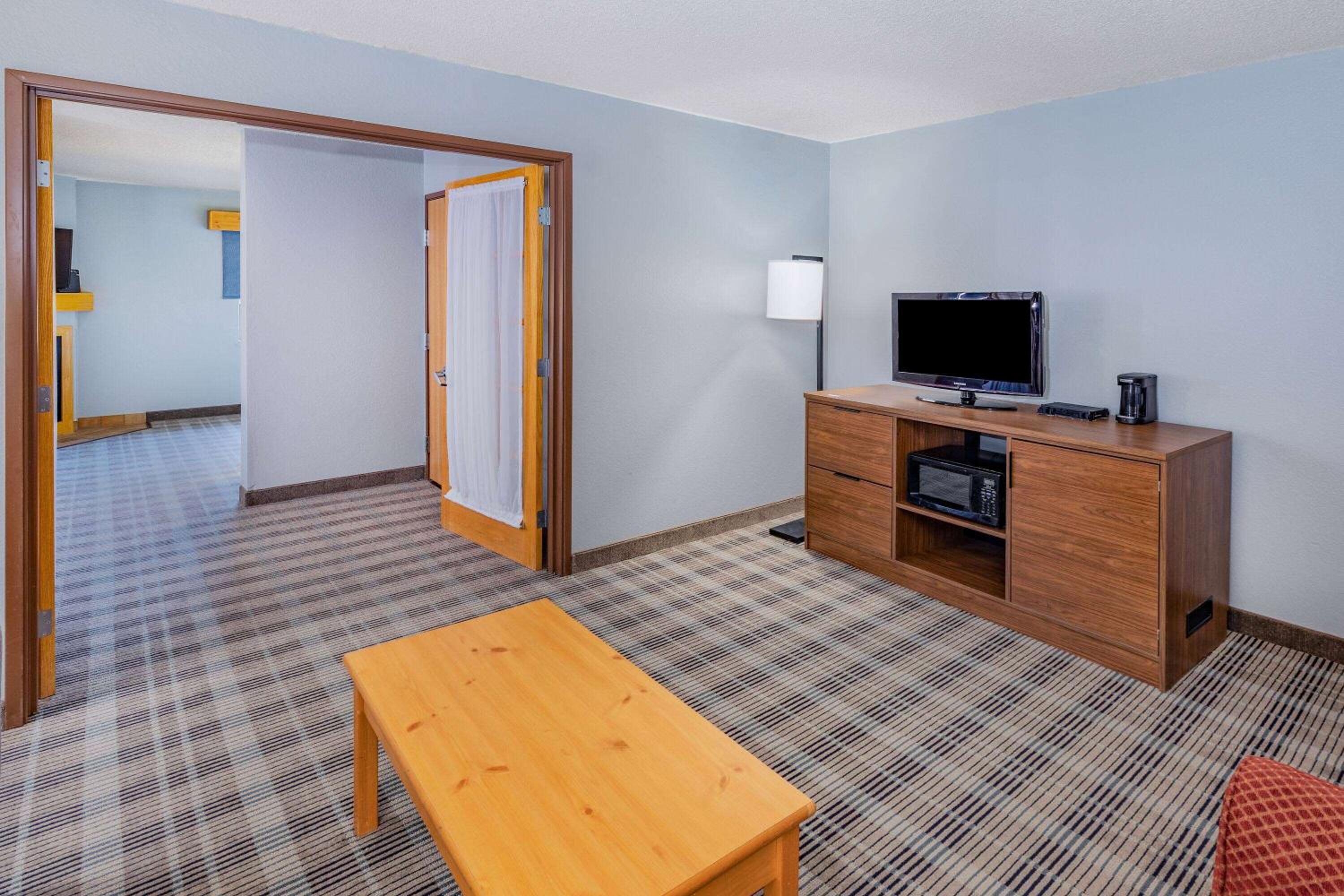AmericInn by Wyndham Sayre - Property Image 3