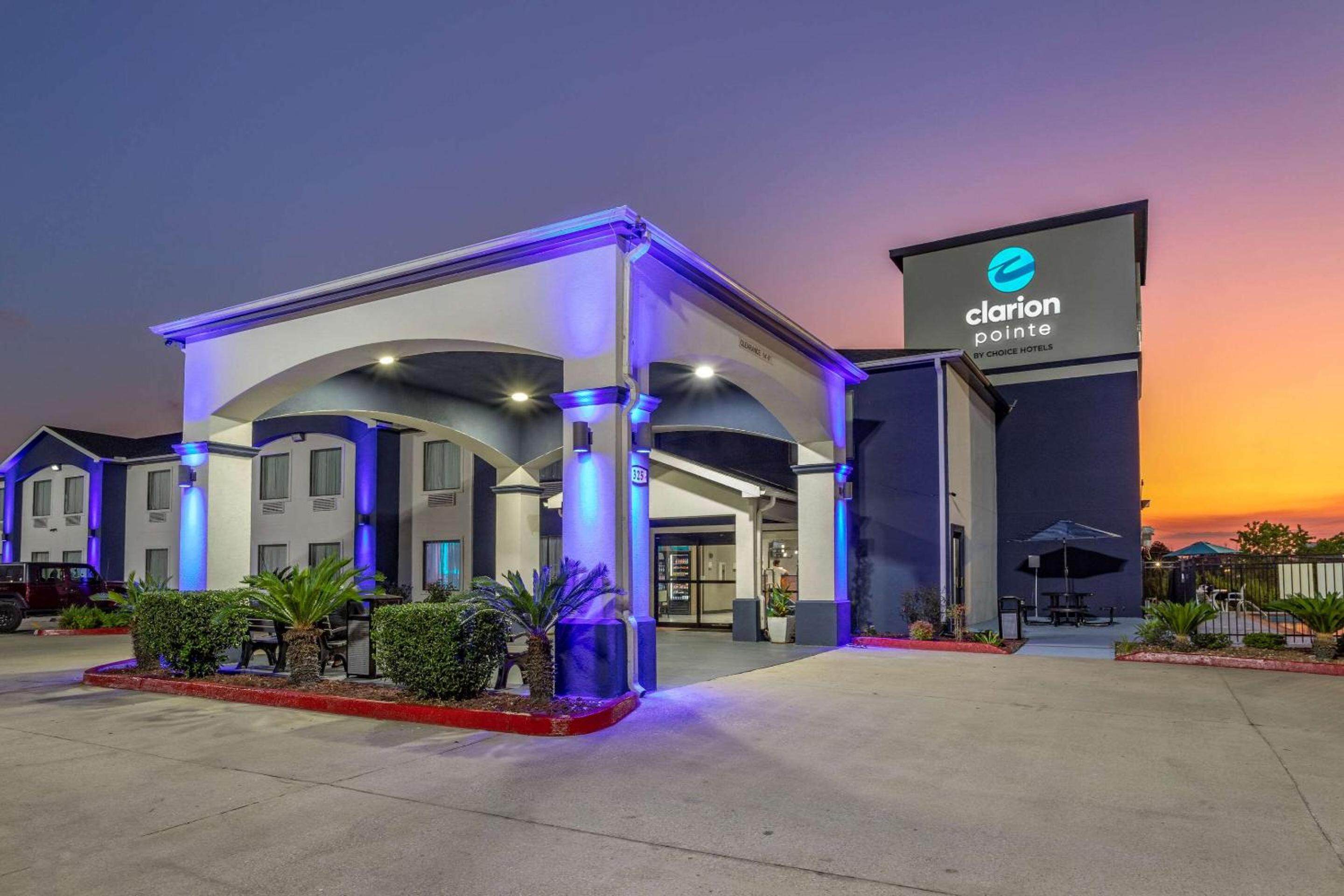Clarion Pointe Sulphur - Lake Charles view 4