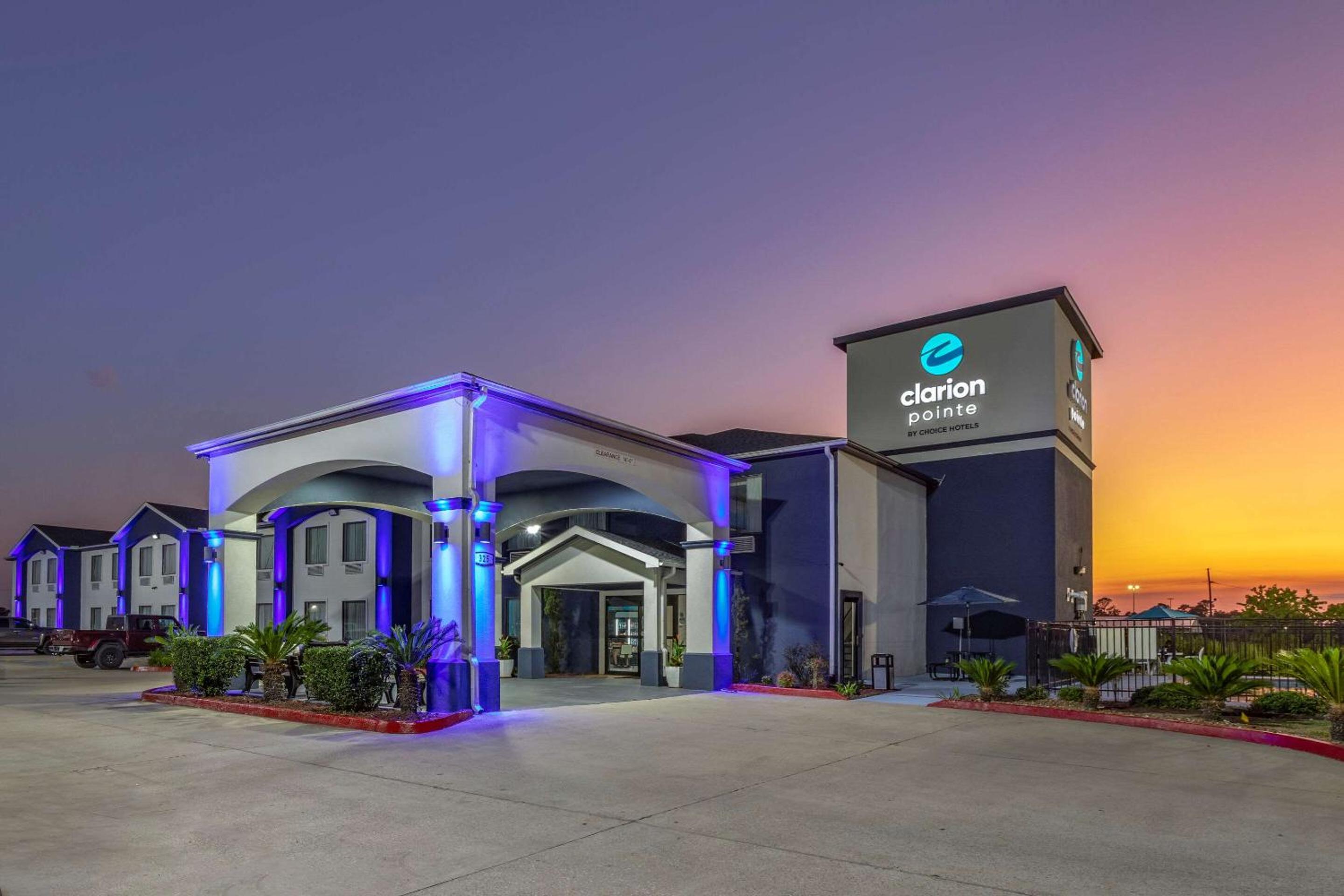 Clarion Pointe Sulphur - Lake Charles view 5
