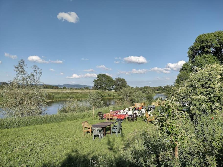 Schöne Wohnung, direkt an der Weser, mit Kaminofen