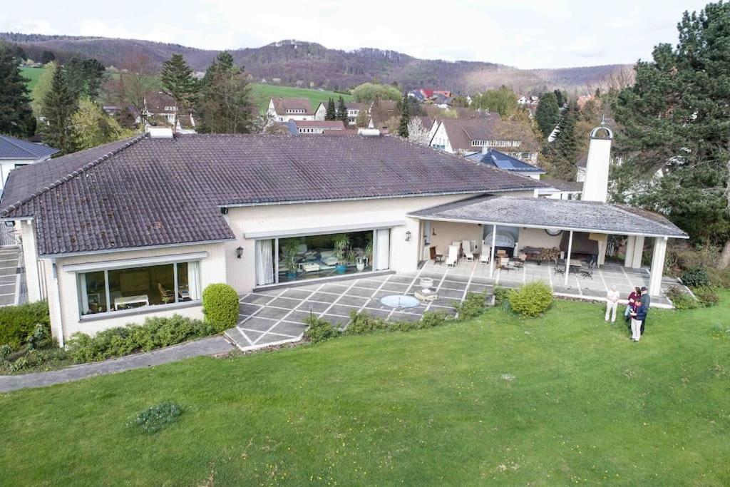 Villa mit Auffahrt