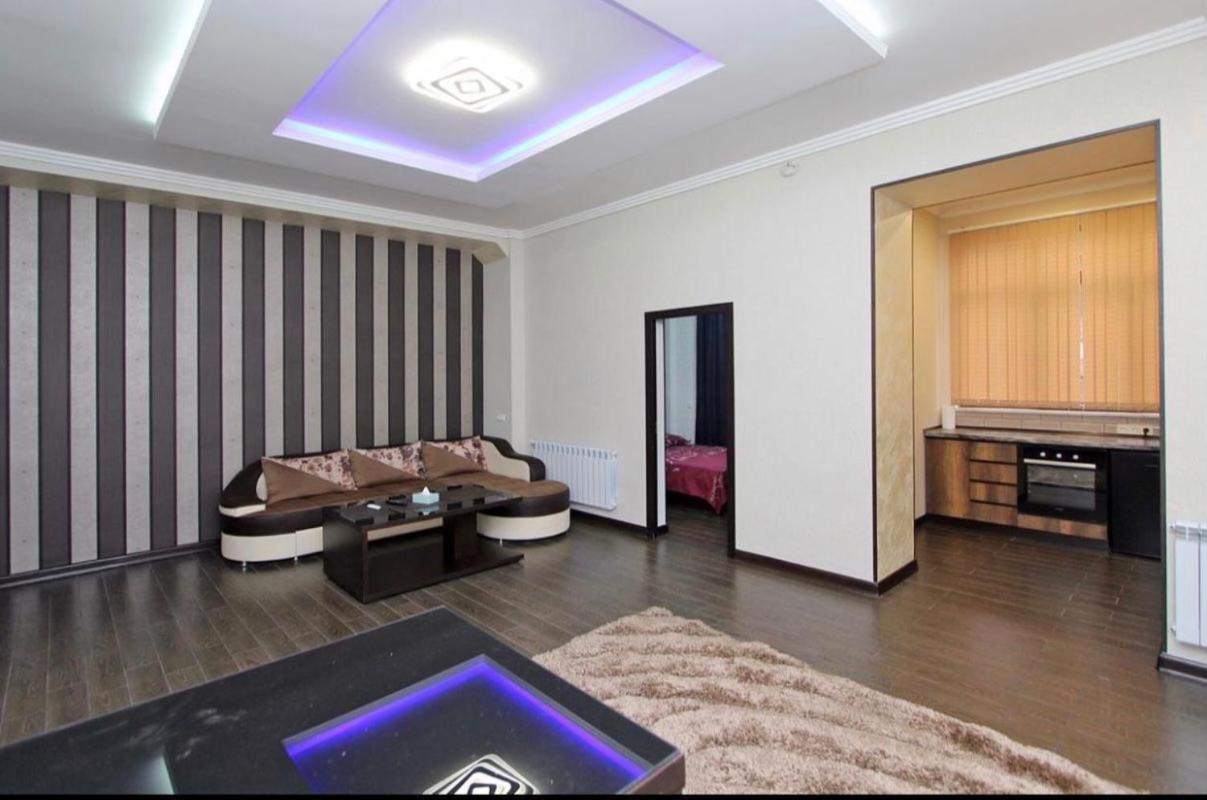 SPACIOUS Apartment in Yerevan on Tigran Mets Street