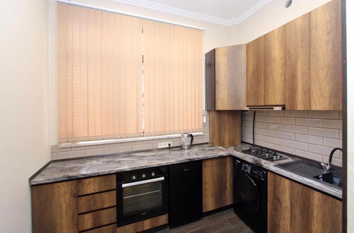 SPACIOUS Apartment in Yerevan on Tigran Mets Street