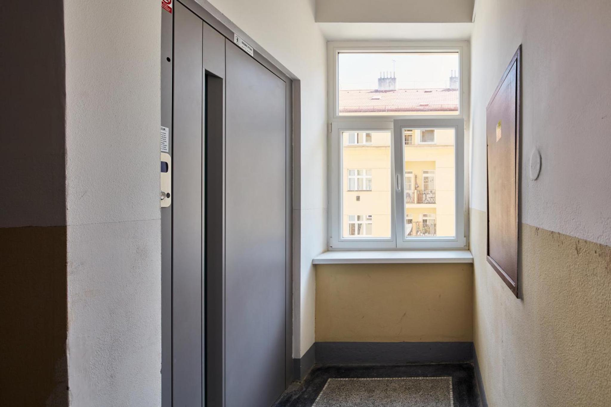 Spacious Apartment in Karlín by Prague Days
