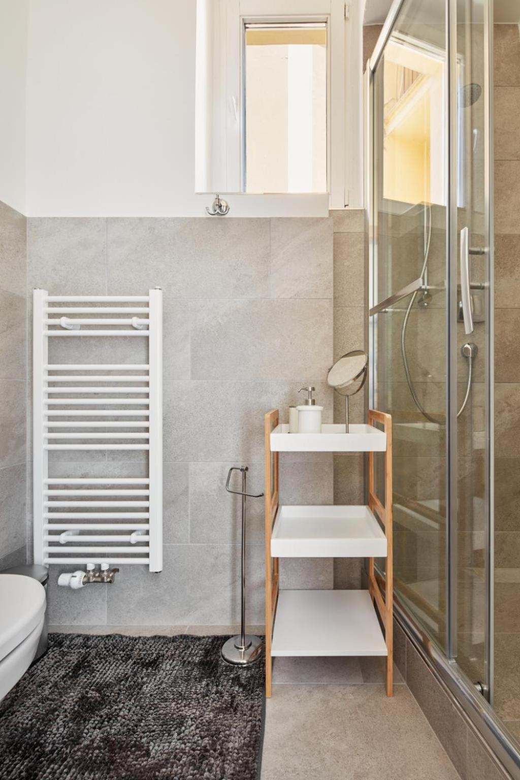 Spacious Apartment in Karlín by Prague Days