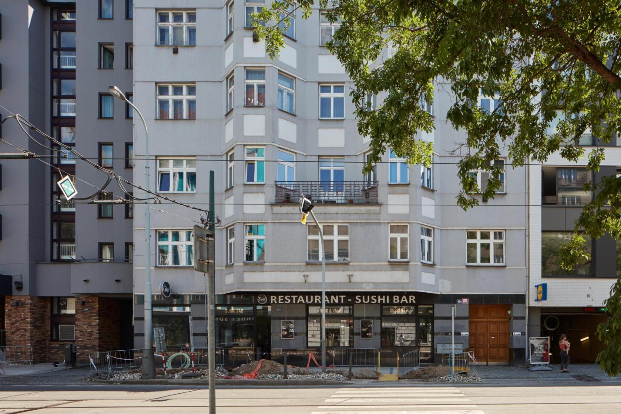 Spacious Apartment in Karlín by Prague Days