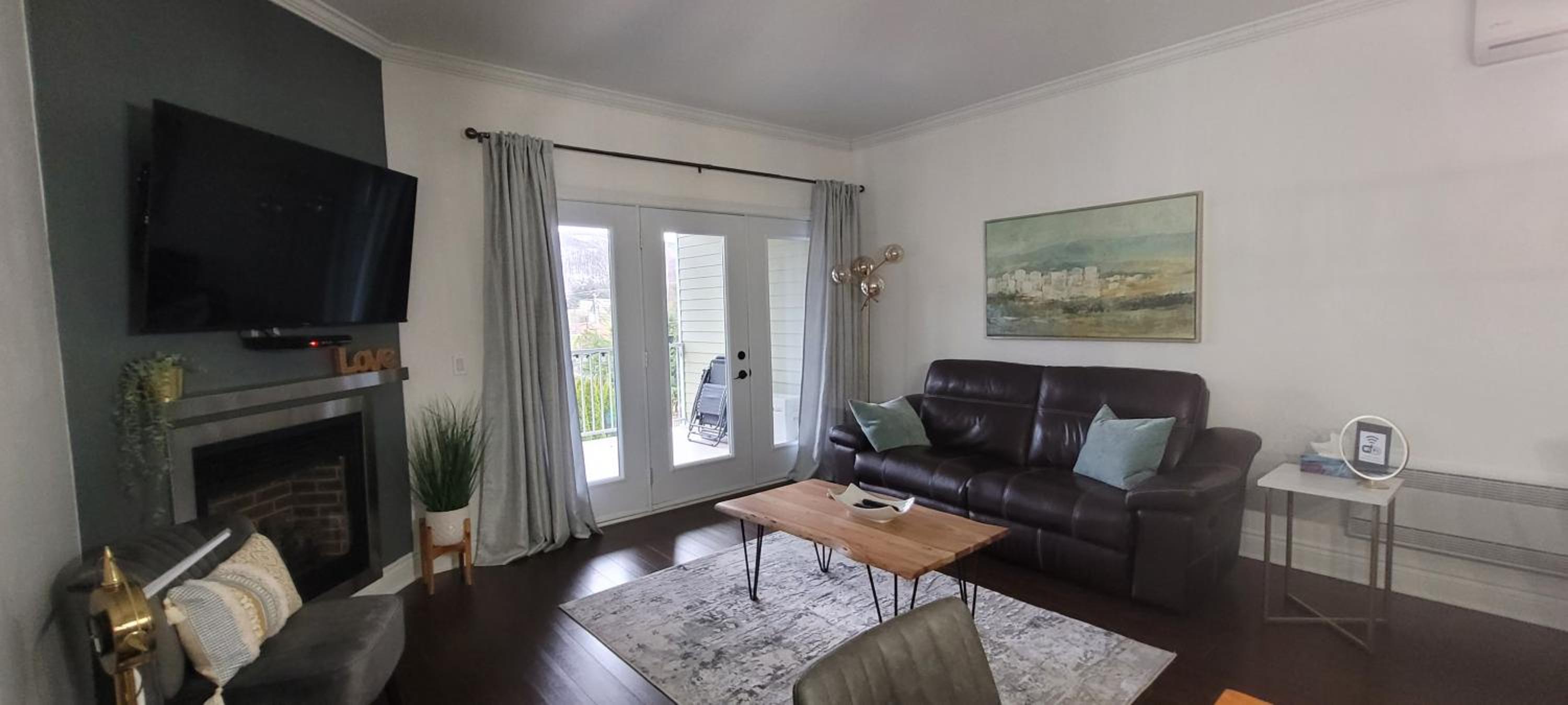 Superbe condo - Navette de Ski Gratuite #202