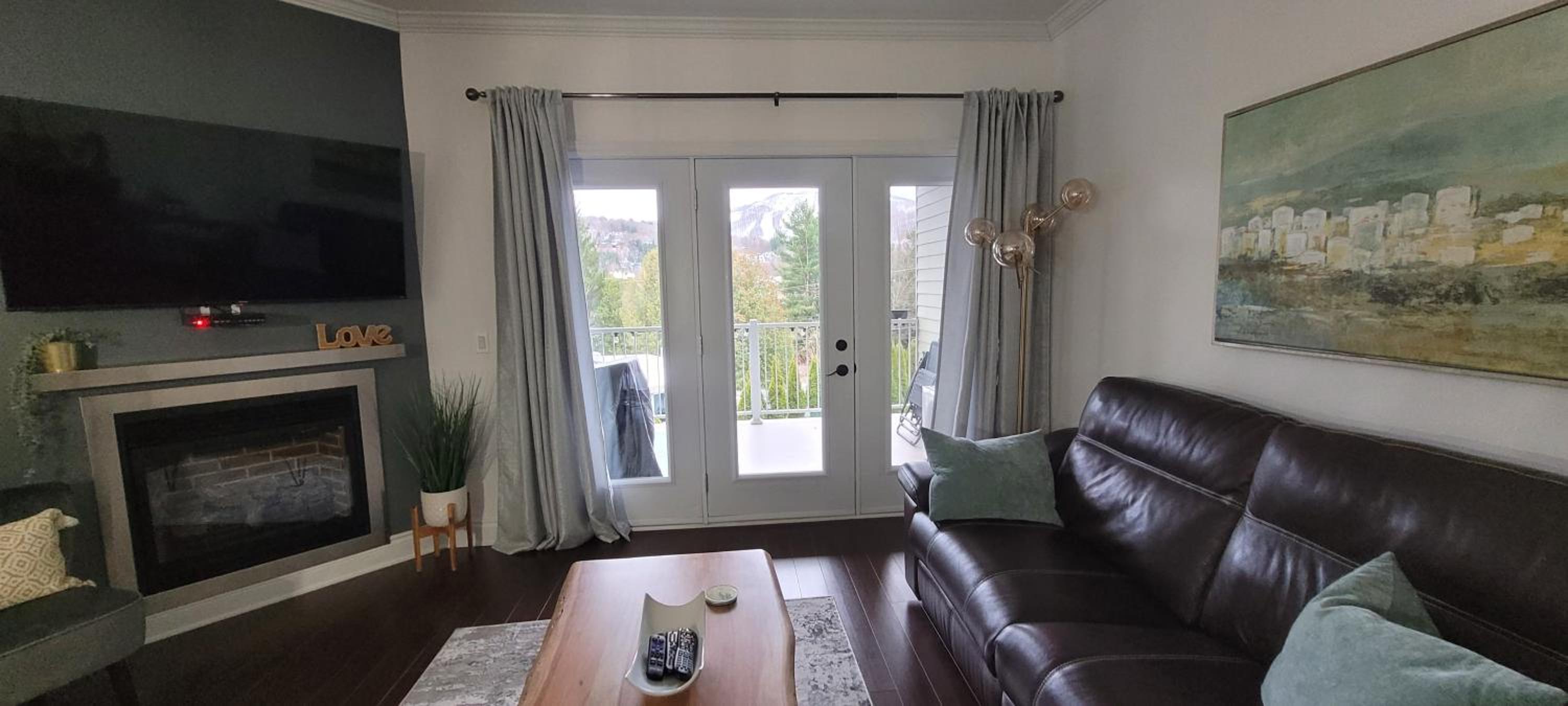 Superbe condo - Navette de Ski Gratuite #202