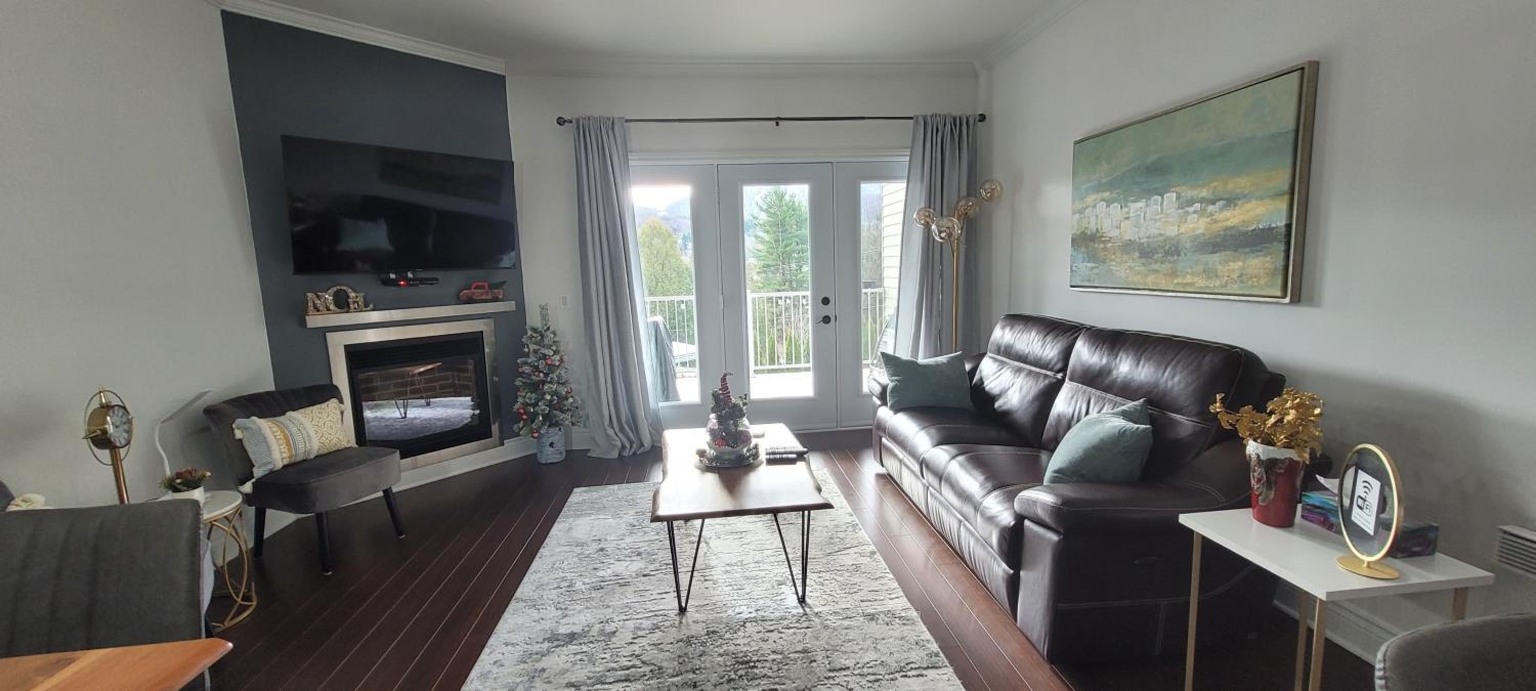 Superbe condo - Navette de Ski Gratuite #202