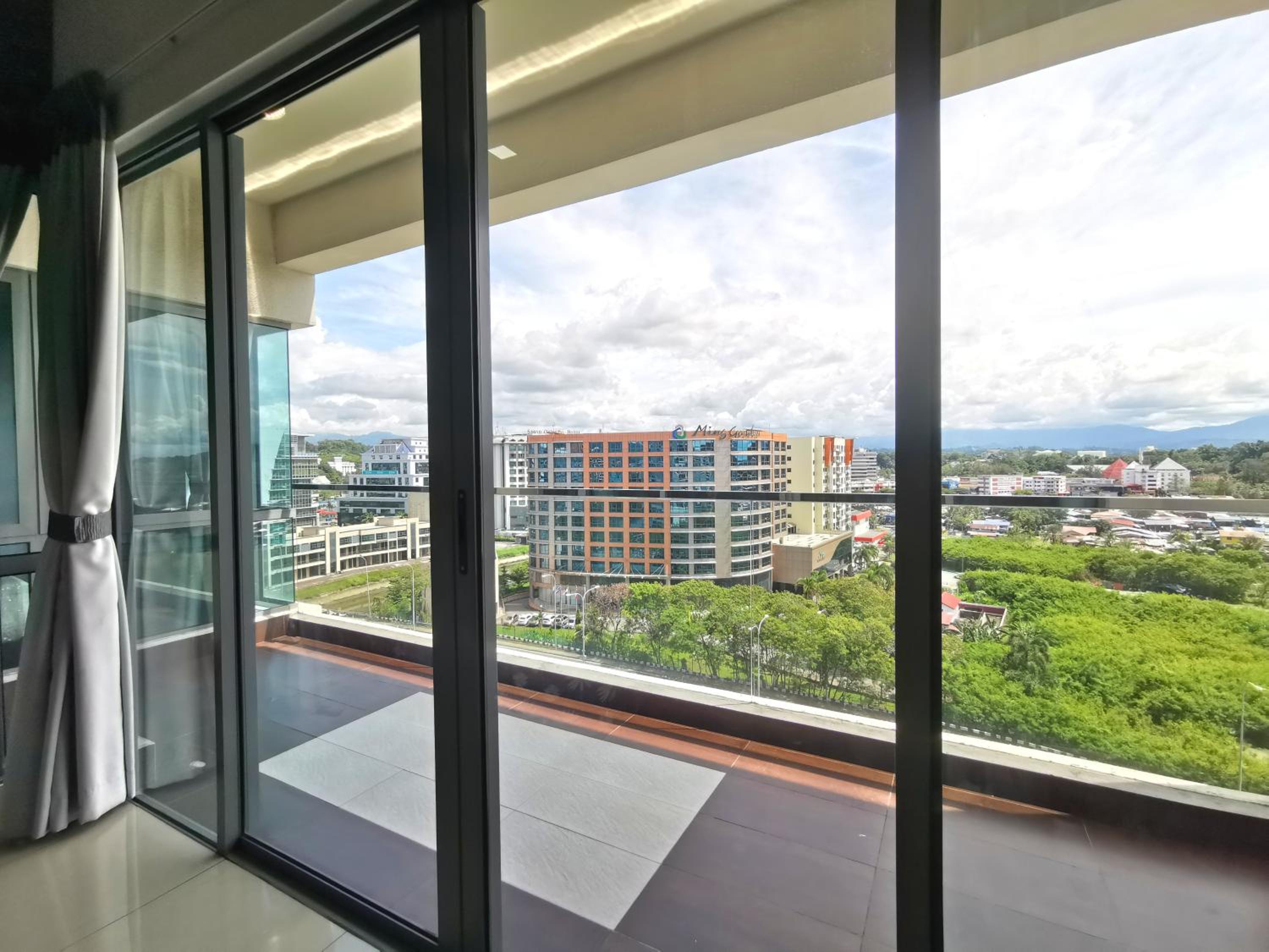 Sunset Seaview Vacation Condos @ IMAGO Shopping Mall, photo 108