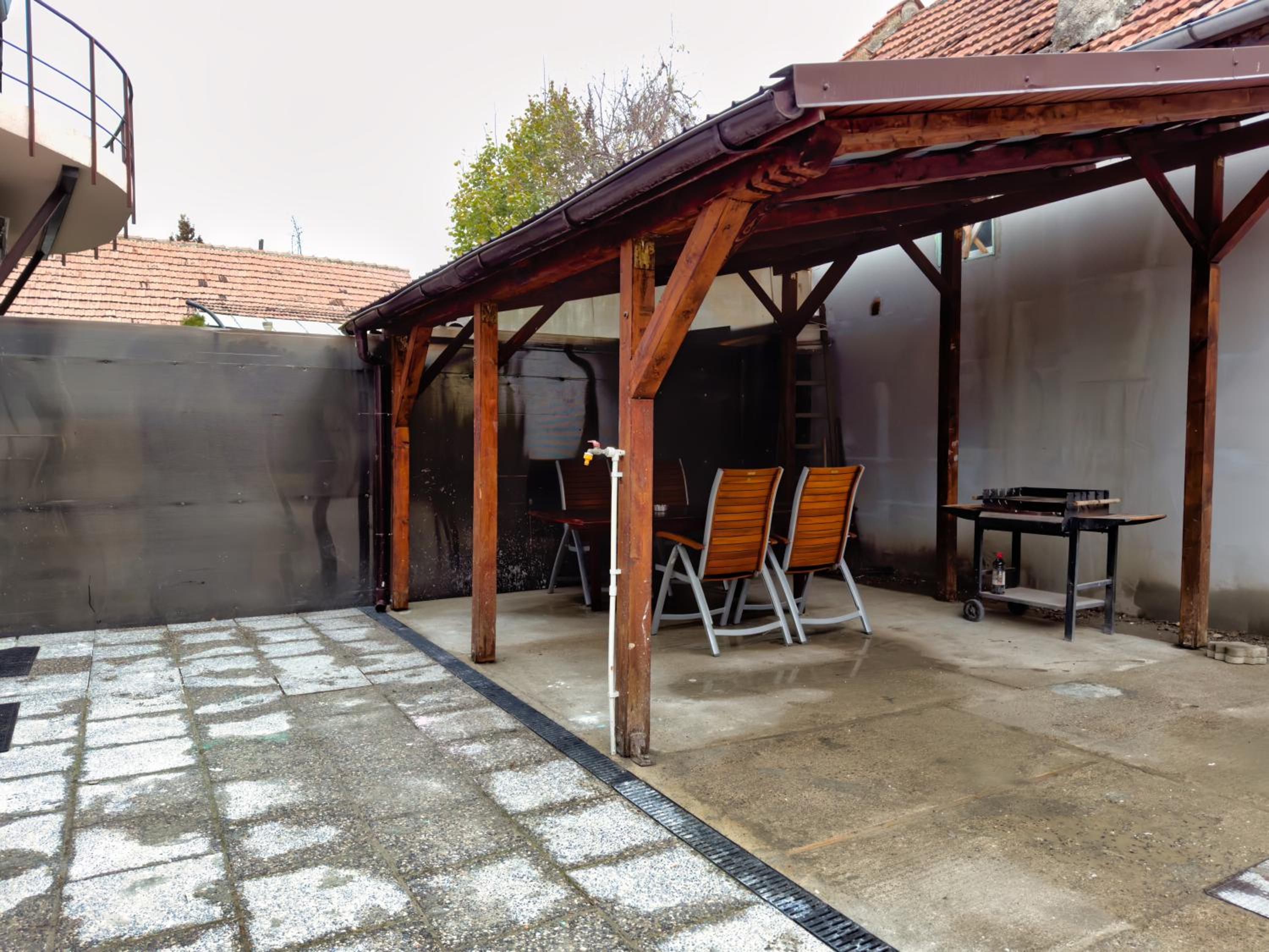 Signal Suites with Garden & Mountain View view 2
