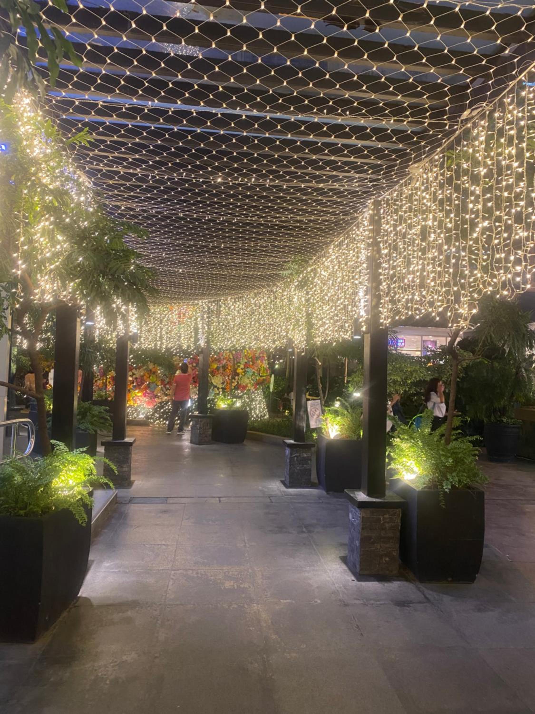 Classy 2 Bedrooms with extra room at Eastwood City! view 4