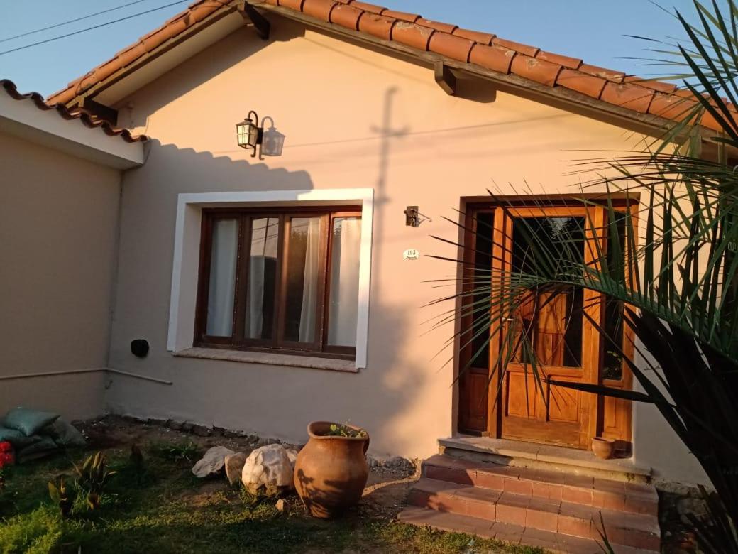 Canela House