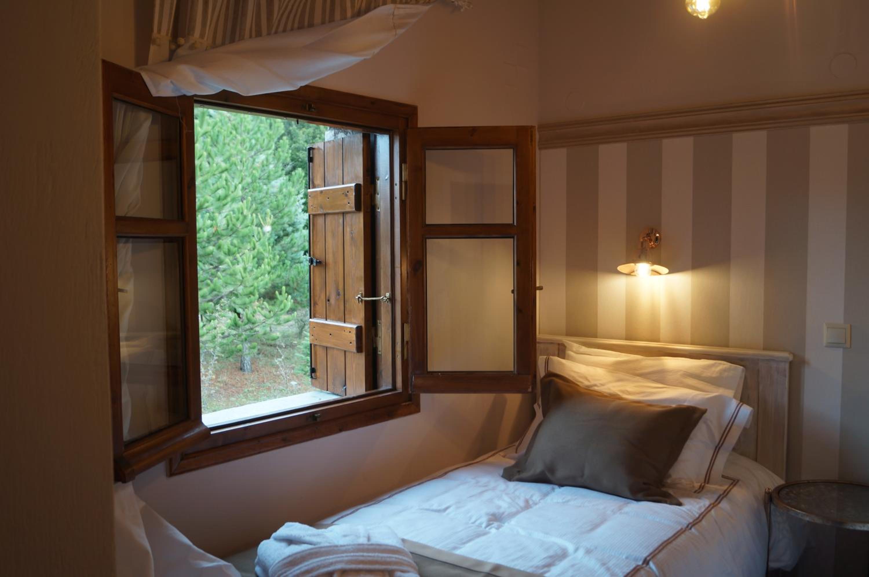 Parnassos Chalets
