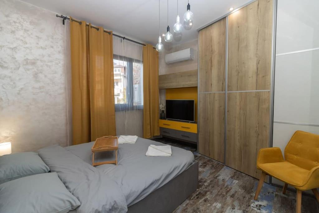 Unique Central 1 Bedroom Flat view 5