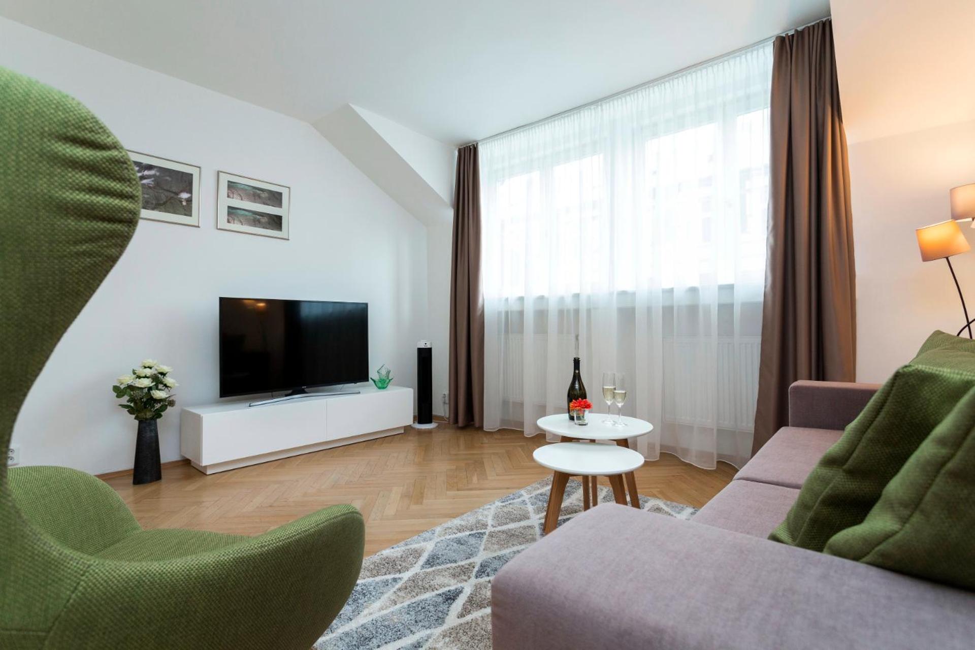 Modern Apartment in New Town by Prague Days