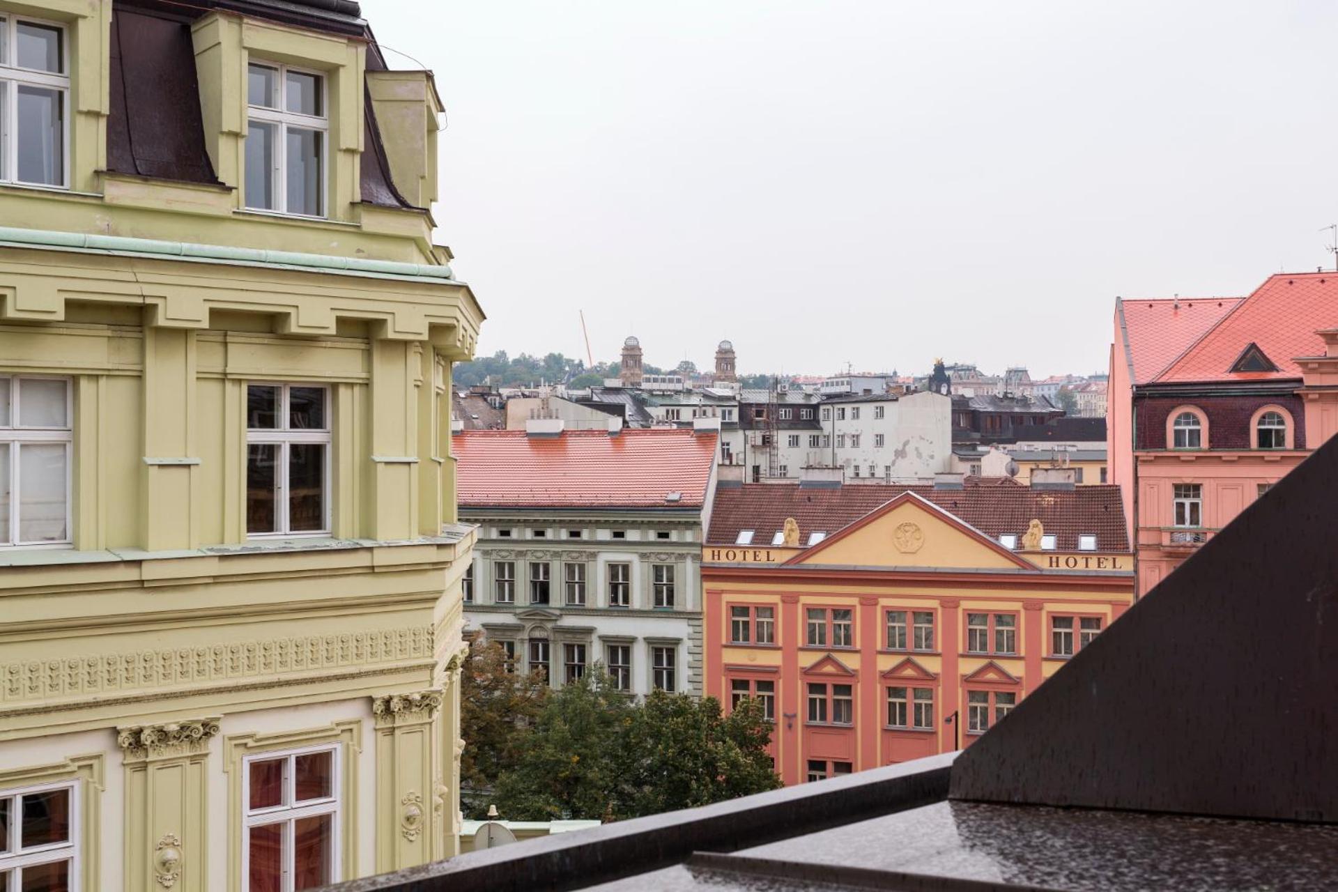 Modern Apartment in New Town by Prague Days