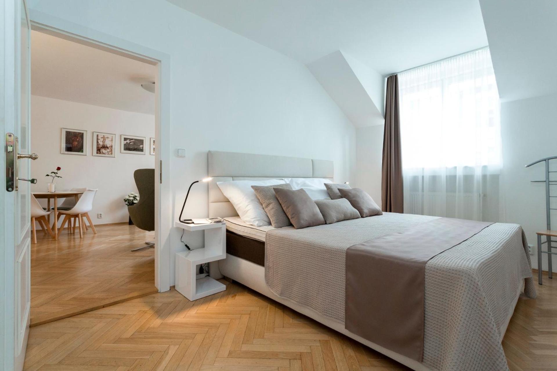 Modern Apartment in New Town by Prague Days