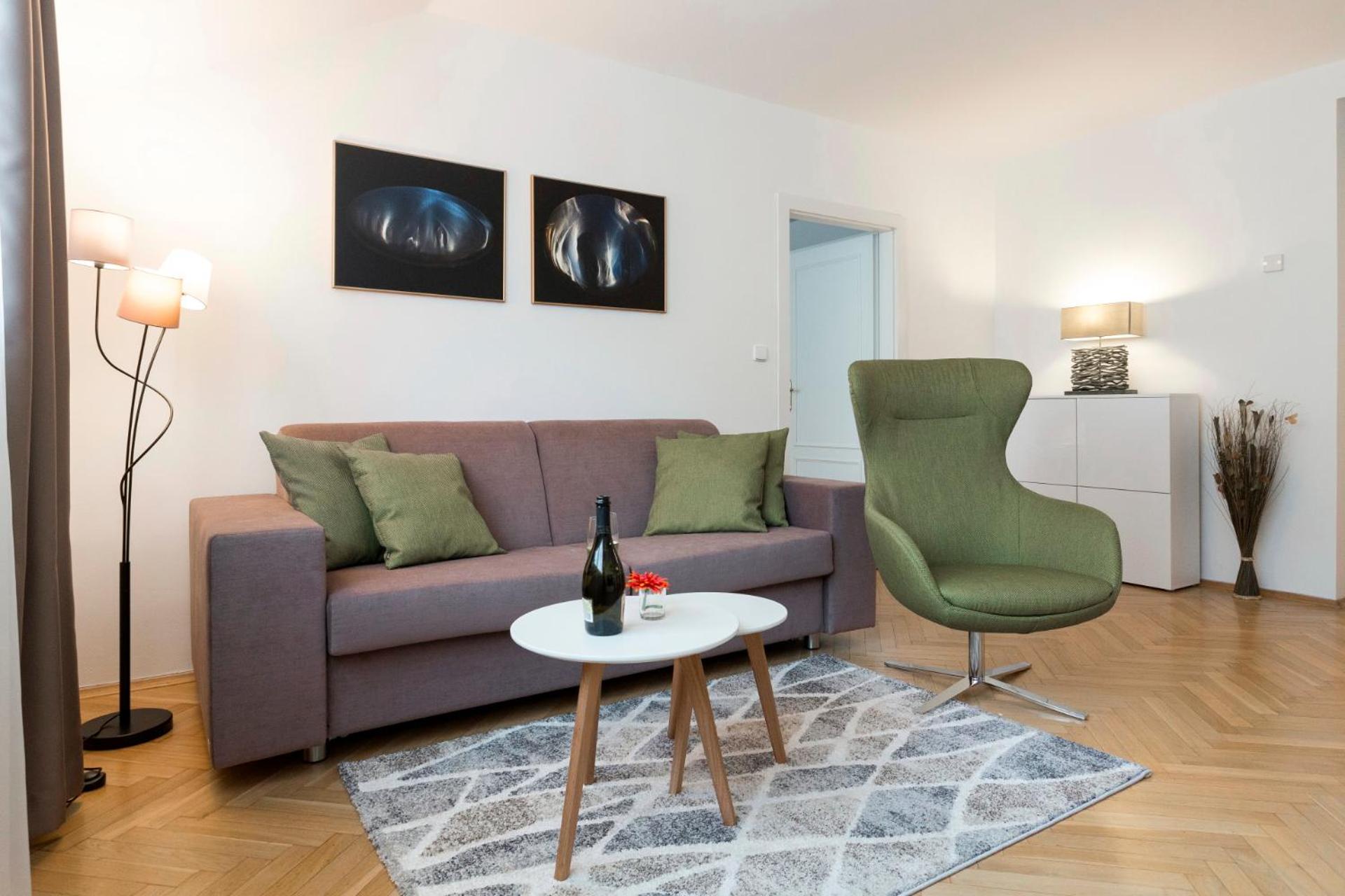 Modern Apartment in New Town by Prague Days